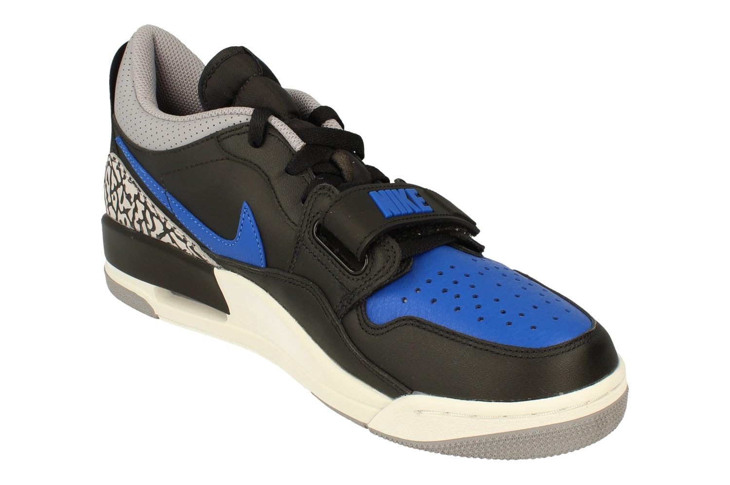 Nike Men's Basketball Shoes - High Performance Athletic Sneakers for Indoor & Outdoor Court Play - Perfect for Training, Games, and Casual Wear