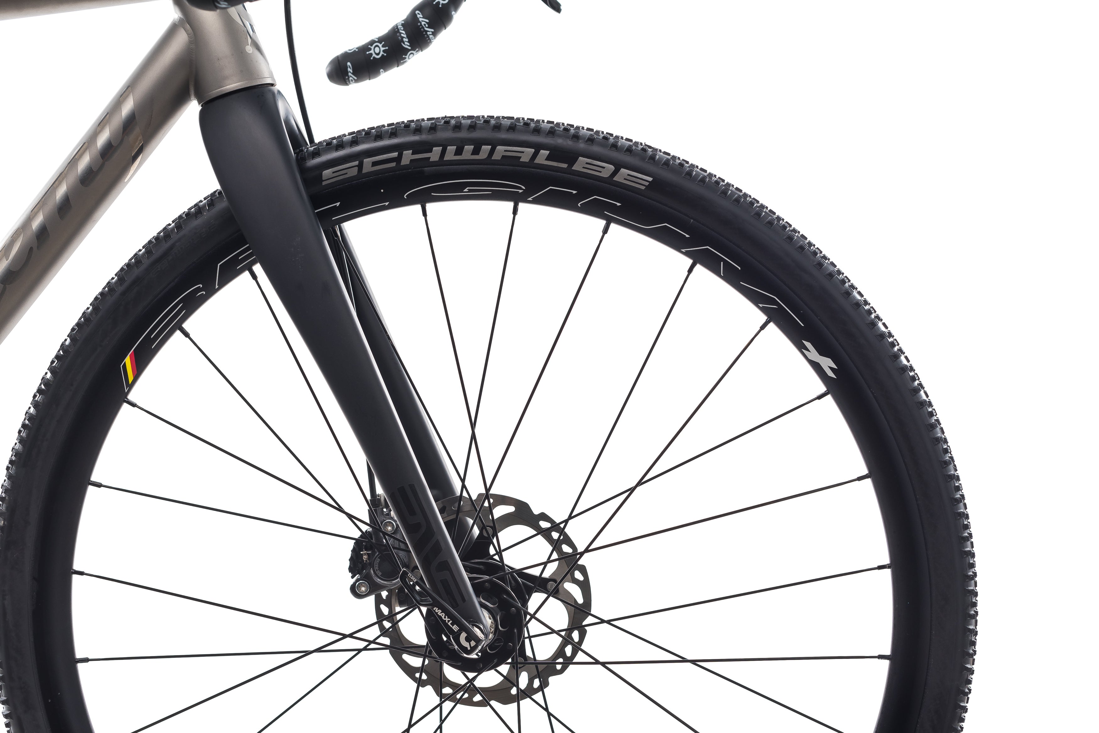 Alchemy Chiron 52cm Road Bike - Lightweight Carbon Frame, Shimano 105 Groupset (2016 Model) | Perfect for Commuting, Road Racing & Fitness Cycling