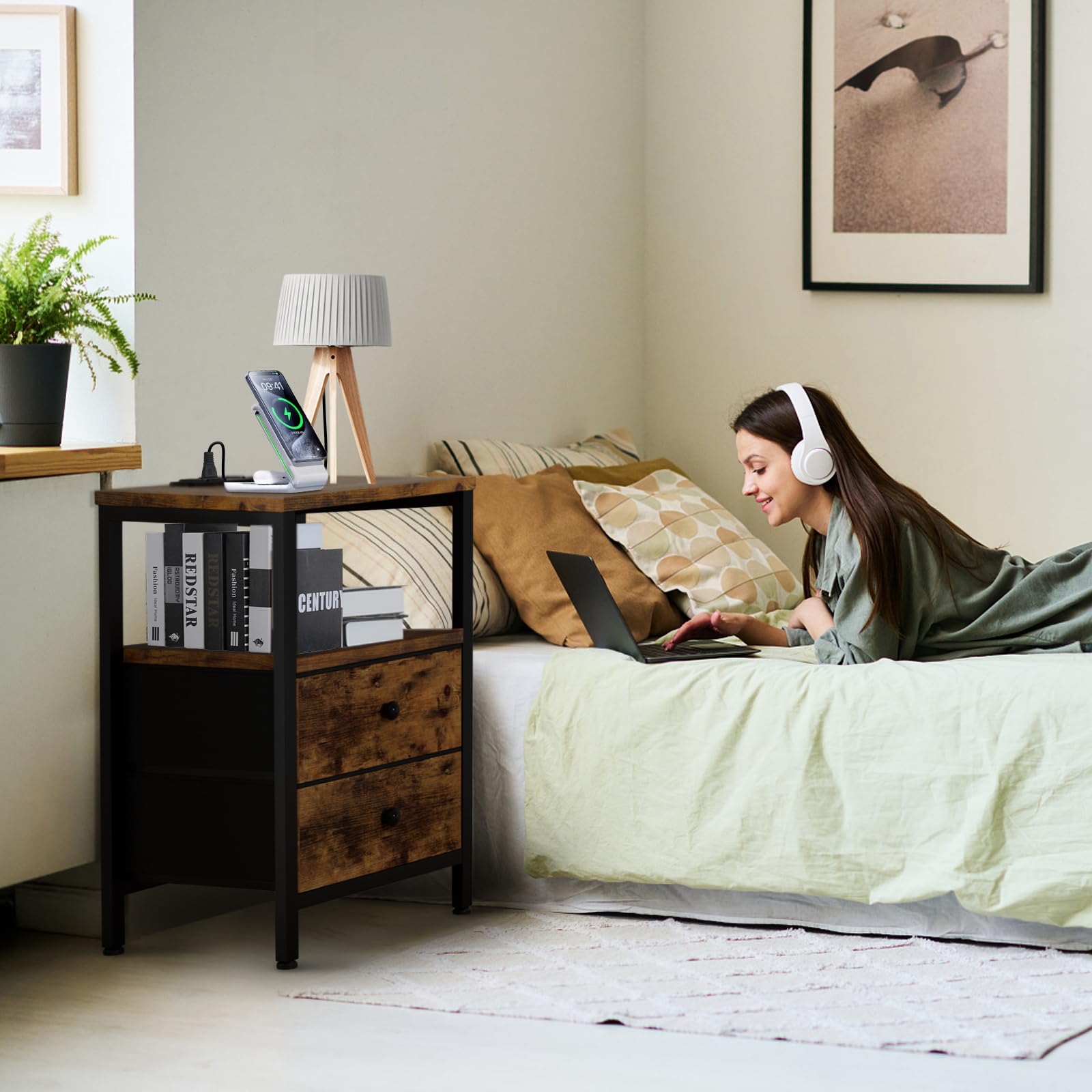 Modern Brown Nightstand Set of 2 with USB Charging Station & Drawer - Bedroom End Tables for Dorm, Apartment & Guest Room - Sturdy Bedside Tables with Storage Space