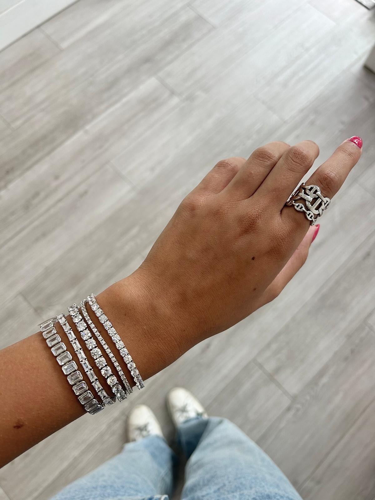 Elegant Classic Tennis Bracelet for Women - Timeless Diamond Tennis Chain Bracelet Jewelry Gift for Her - Perfect for Weddings, Anniversaries & Special Occasions