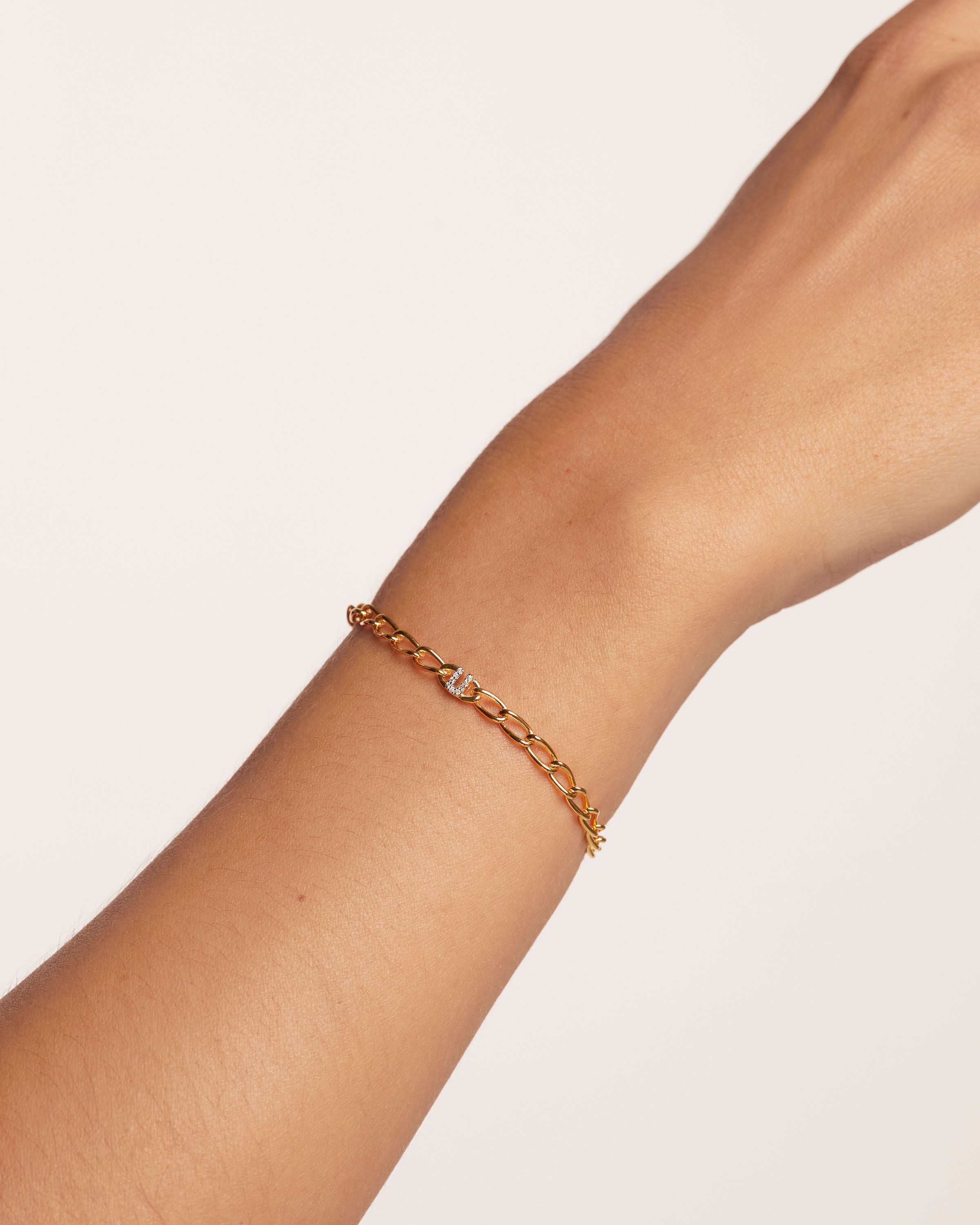 Stylish Letter U Chain Bracelet for Women - Gold & Silver Initial Jewelry Gift for Her - Perfect for Birthdays, Anniversaries & Everyday Wear