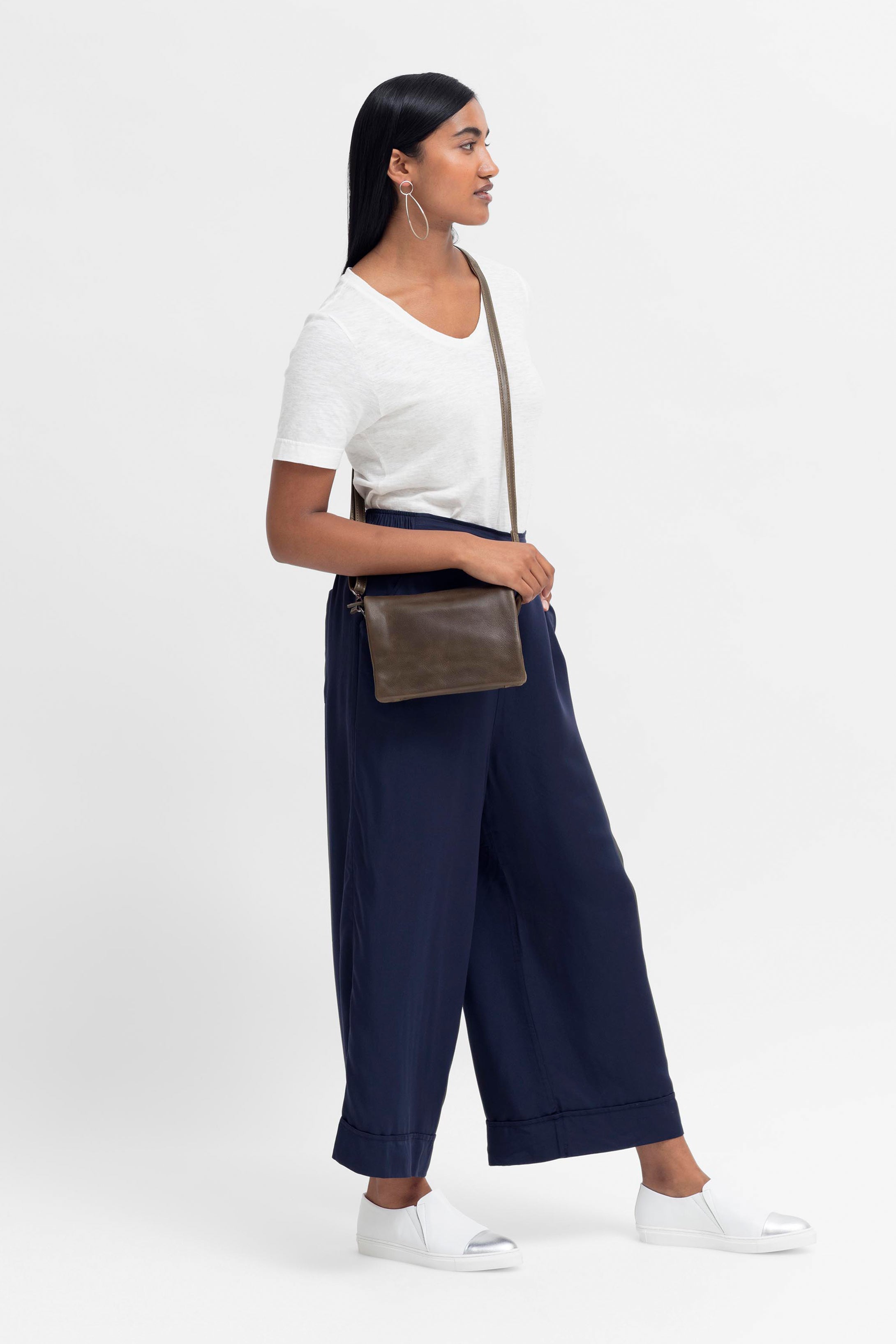 Innset Small Crossbody Bag for Women - Stylish & Lightweight Purse for Everyday Use, Travel & Shopping