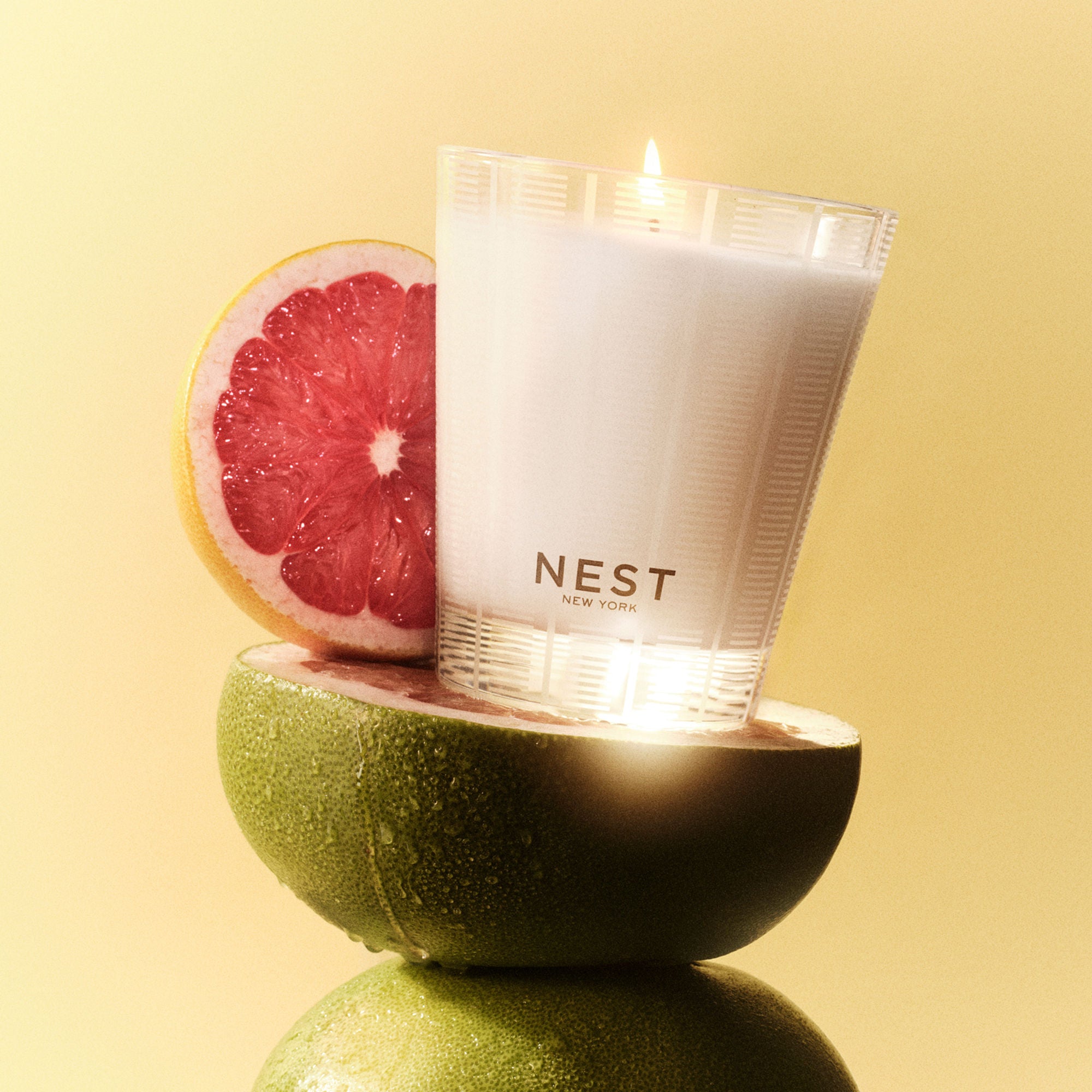 Refreshing Grapefruit Scented Soy Candle - Natural Aromatherapy for Home, Office & Relaxation - Perfect for Stress Relief & Mood Boosting
