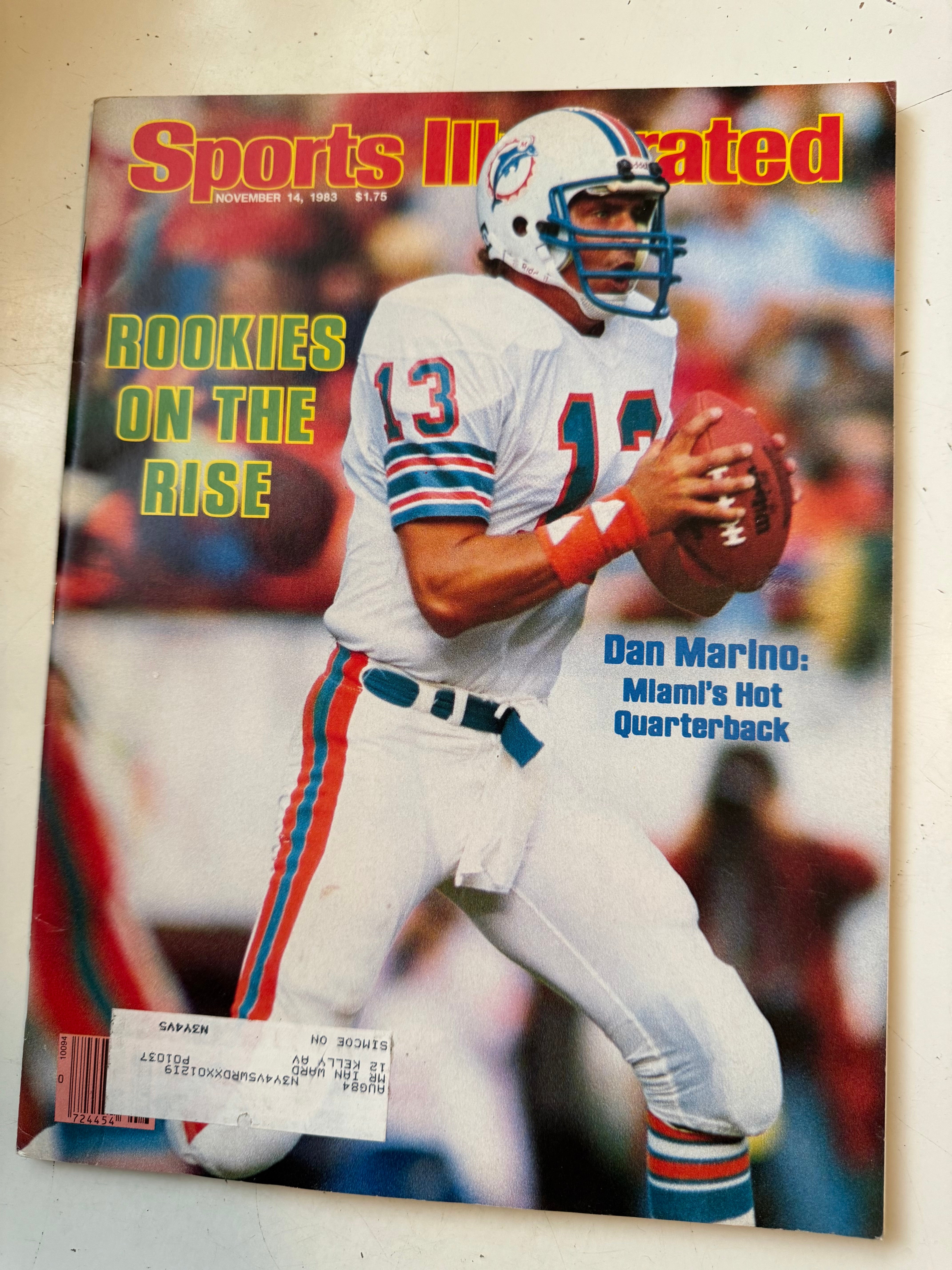 Vintage 1983 Dan Marino Rookie Issue Sports Illustrated Magazine - High Grade Collectible for NFL Fans, Memorabilia Display & Sports Decor