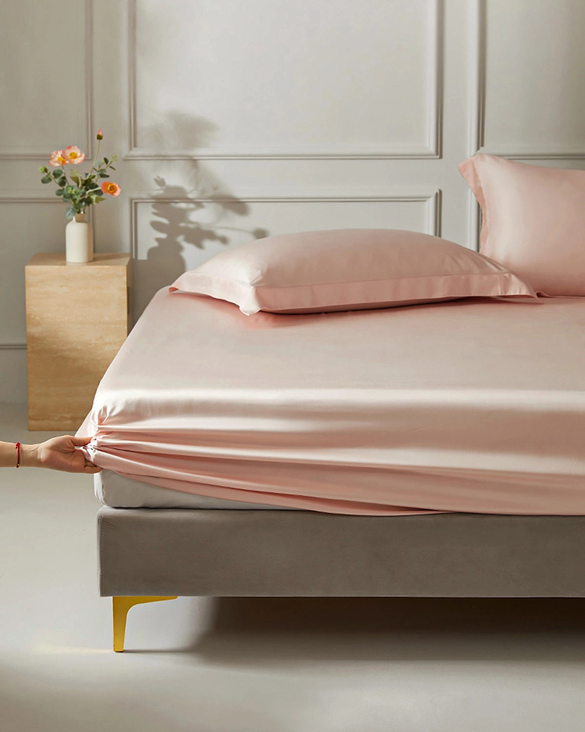 19 Momme 100% Mulberry Silk Fitted Sheet - Queen Size Luxury Bedding for Soft & Breathable Sleep - Perfect for Hot Sleepers & Sensitive Skin