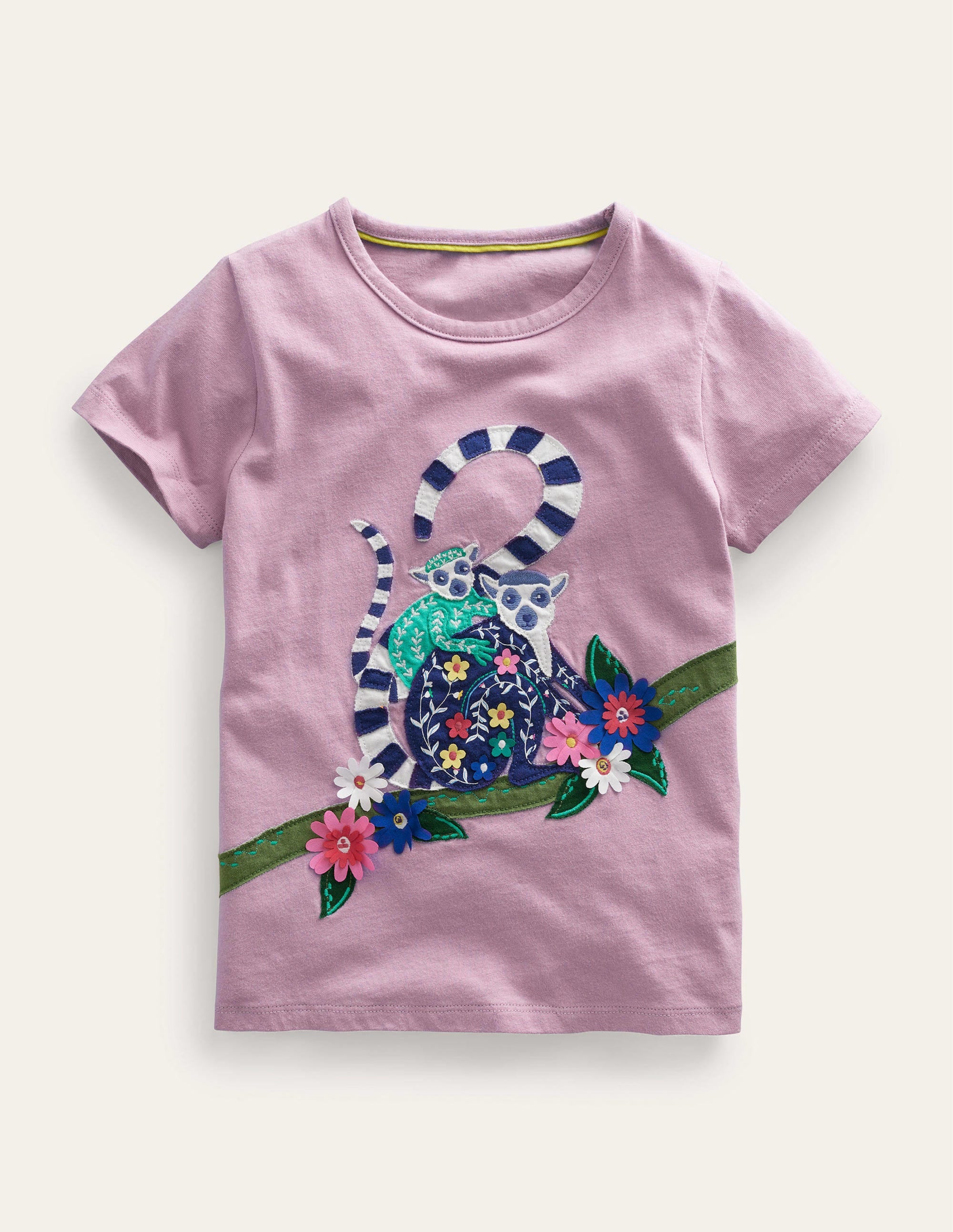 Soft Lavender Lemur Appliqué T-Shirt for Women - Cute Casual Graphic Tee for Everyday Wear & Animal Lovers