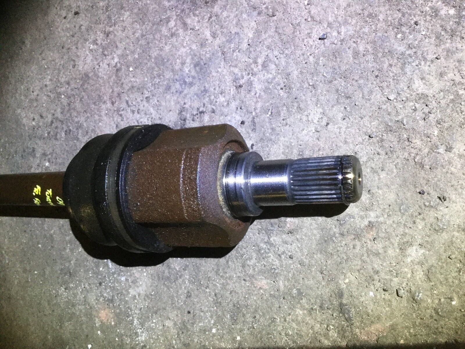 2005-2009 Hyundai Tucson 2.0L FWD Right Passenger Side Front Axle Shaft OEM Replacement - Perfect for Off-Roading & Daily Commuting