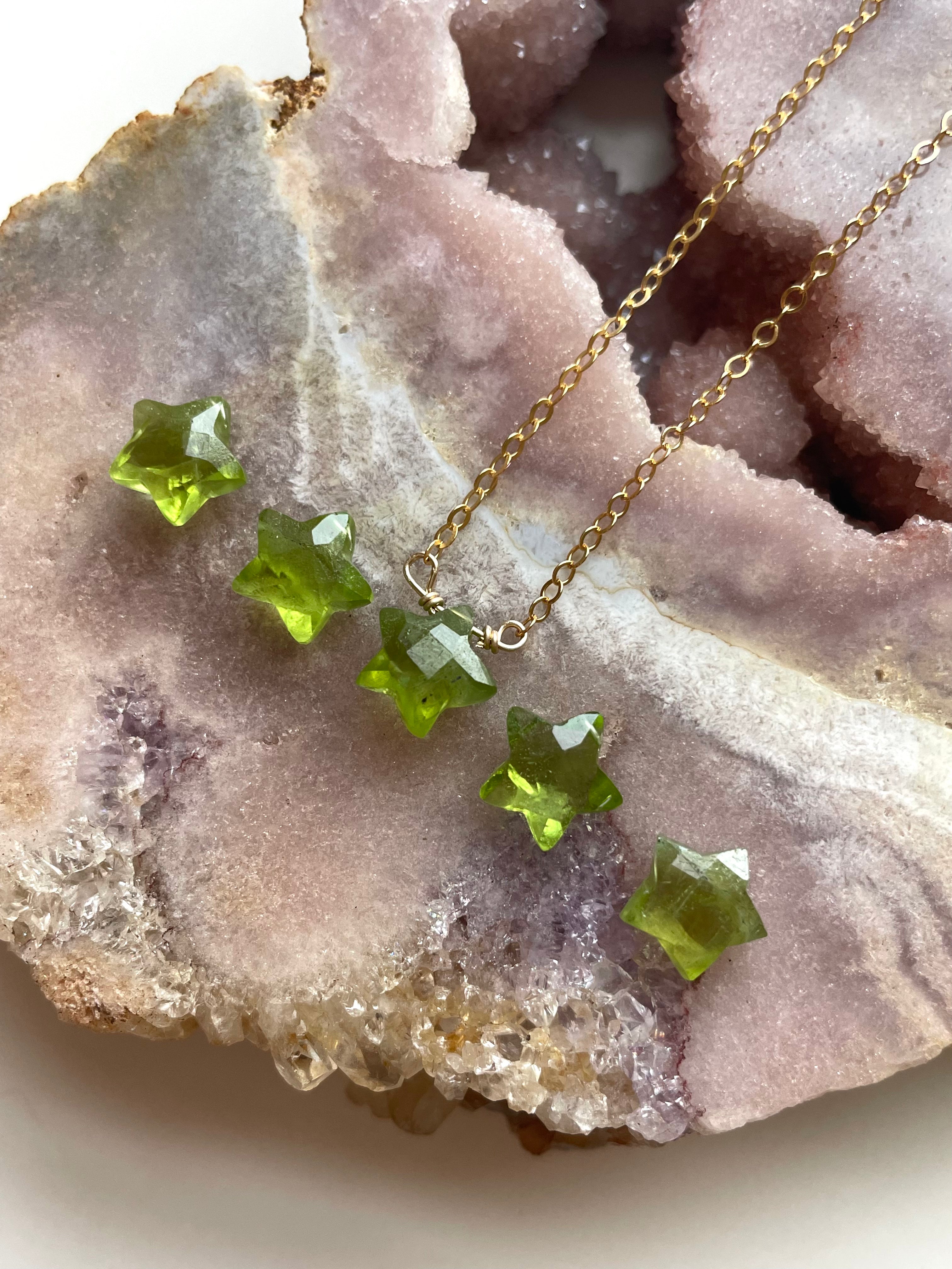 Peridot Star Necklace - August Birthstone Jewelry for Women | Elegant Zodiac Pendant Gift for Birthday, Anniversary & Special Occasions