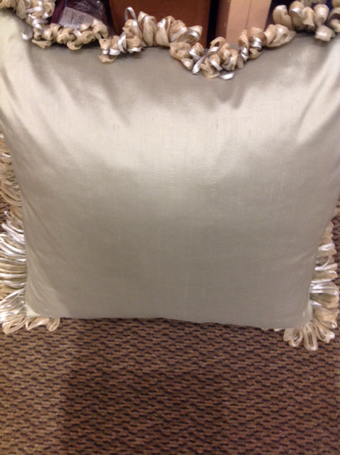 Premium 18-Inch Green Decorative Pillow with Gold Fringe - Perfect for Sofa, Bed & Home Decor Accent