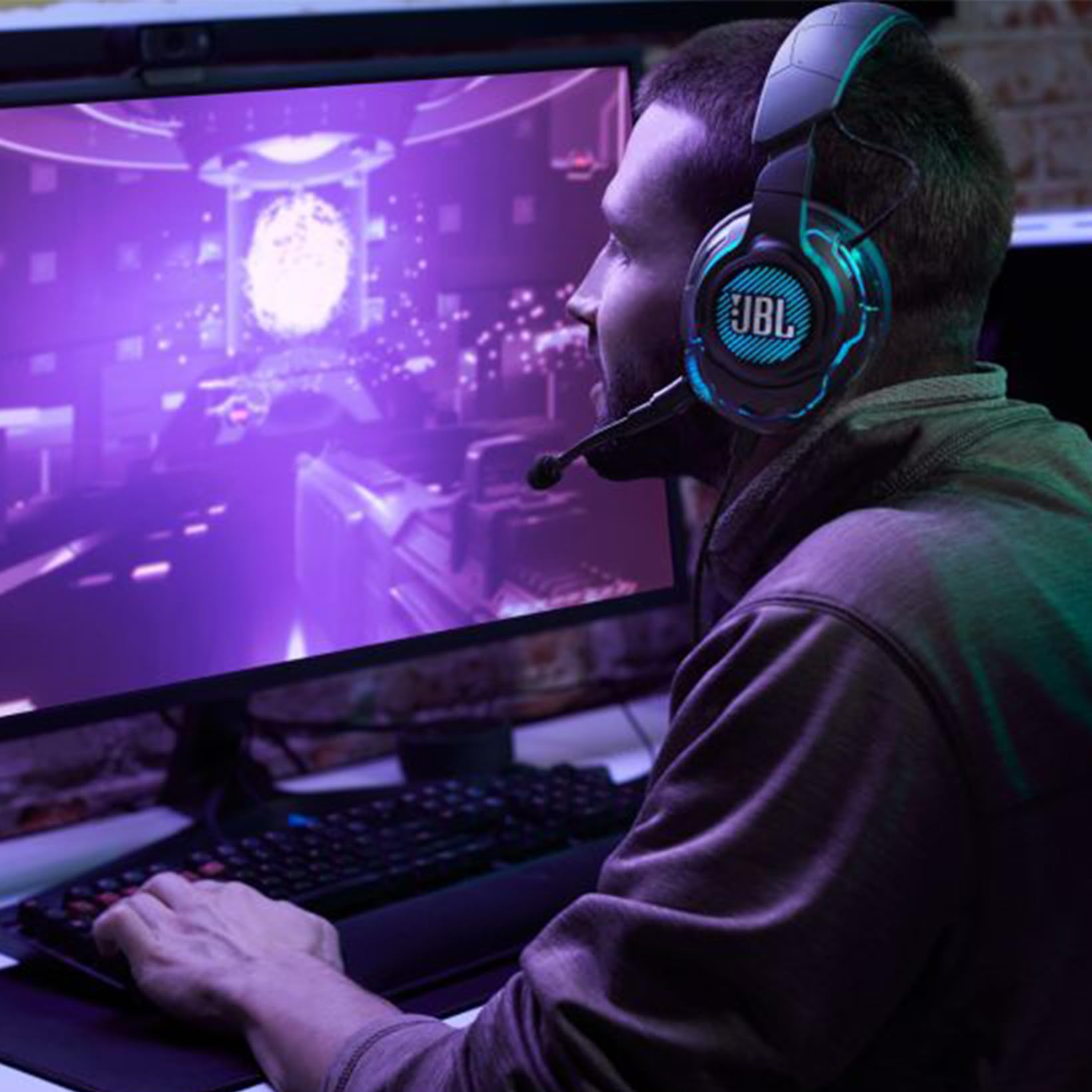 JBL Quantum ONE Over-Ear USB Wired Gaming Headset with Head Tracking & QuantumSPHERE 360 Technology - Noise Cancelling Mic for PC, PS4, PS5, Xbox Series X/S - Perfect for Competitive Gaming & Immersive Audio Experience