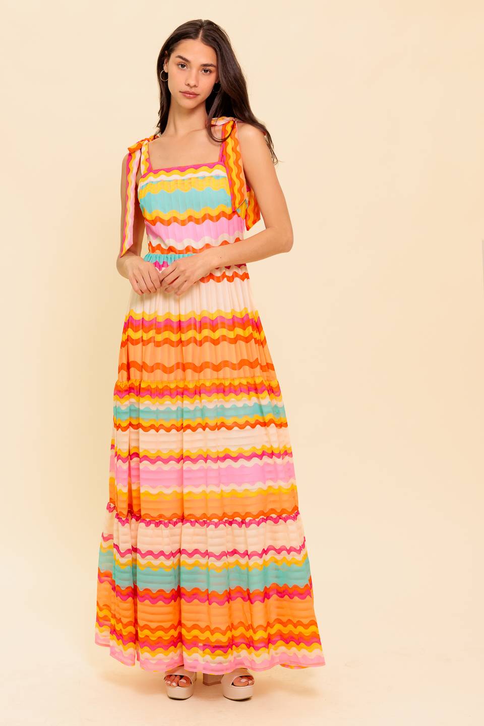 Retro Wavy Print Maxi Dress - Vintage 70s Style Flowy Long Dress for Women | Perfect for Beach Vacations, Summer Parties & Boho Fashion