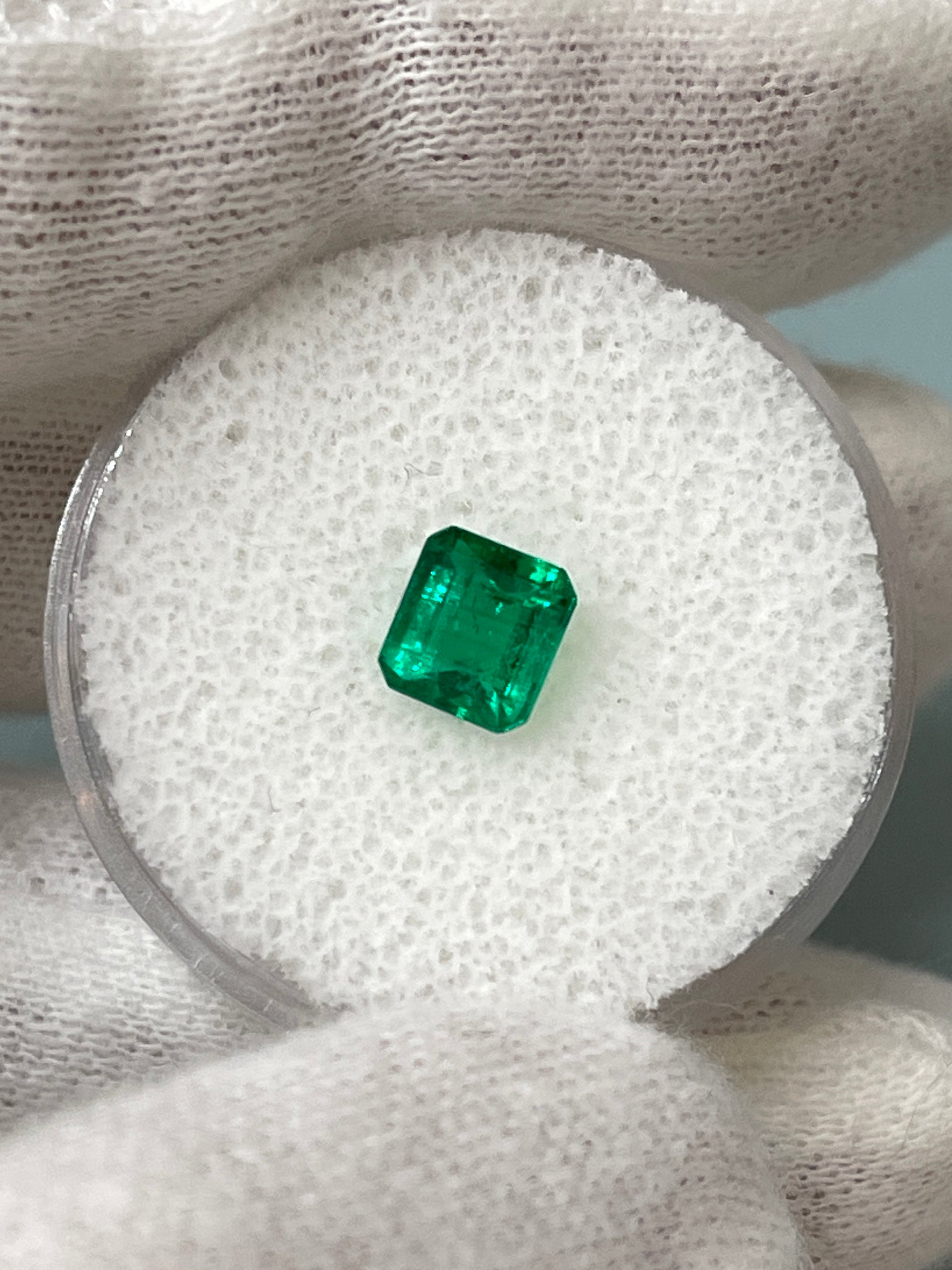 0.90 Carat AAA+ Colombian Loose Emerald - 5.8x5.4mm Asscher Cut Fine Gemstone for Jewelry Making & Engagement Rings