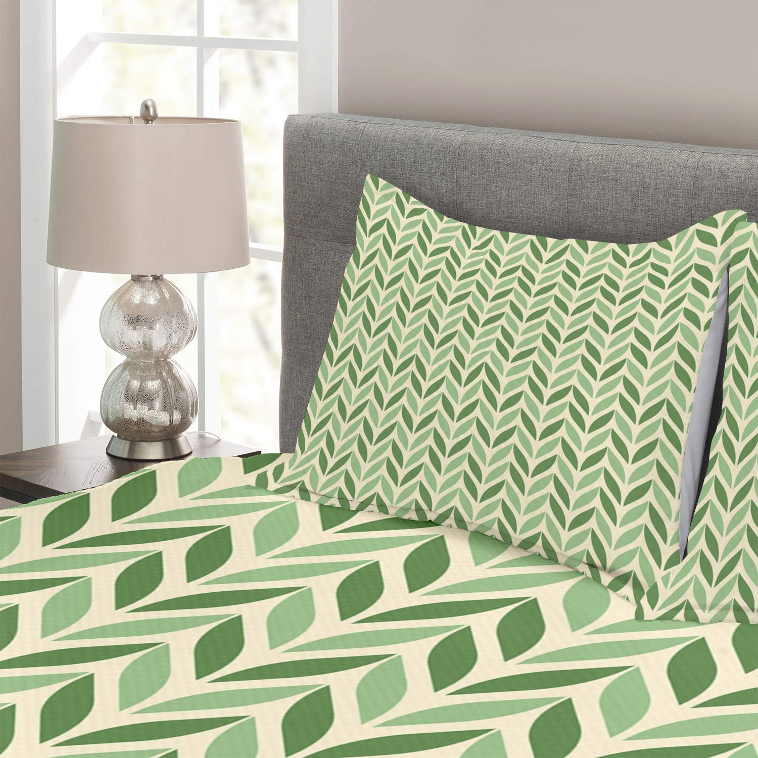 Ambesonne Retro 3-Piece King Size Bedspread Set with 2 Pillow Shams - Vibrant Diagonal Symmetric Green Spring Leaves Gardening Theme - Nature Inspired Decorative Bedding Coverlet in Pale Green | Perfect for Spring Bedroom Decor, Guest Room Makeover & Nature-Themed Home Styling