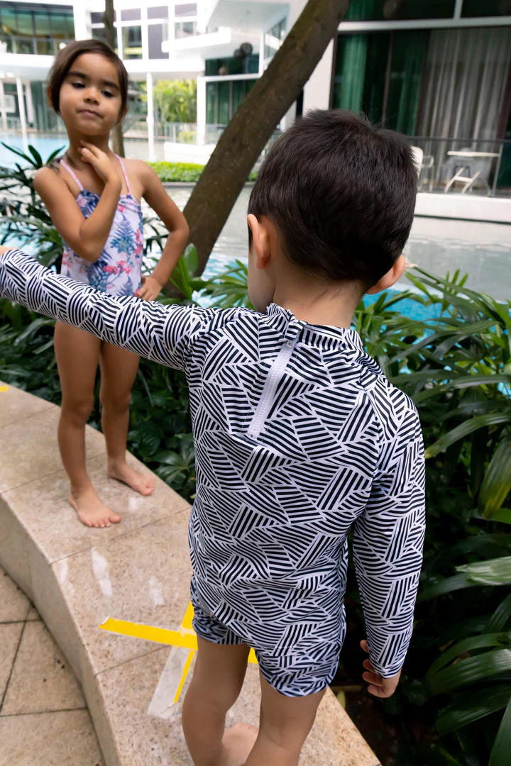 Waikiki Kids' Unisex Rash Guard UPF 50+ Swim Shirt - Quick Dry Sun Protection for Boys & Girls - Perfect for Swimming, Surfing, Beach & Pool Activities