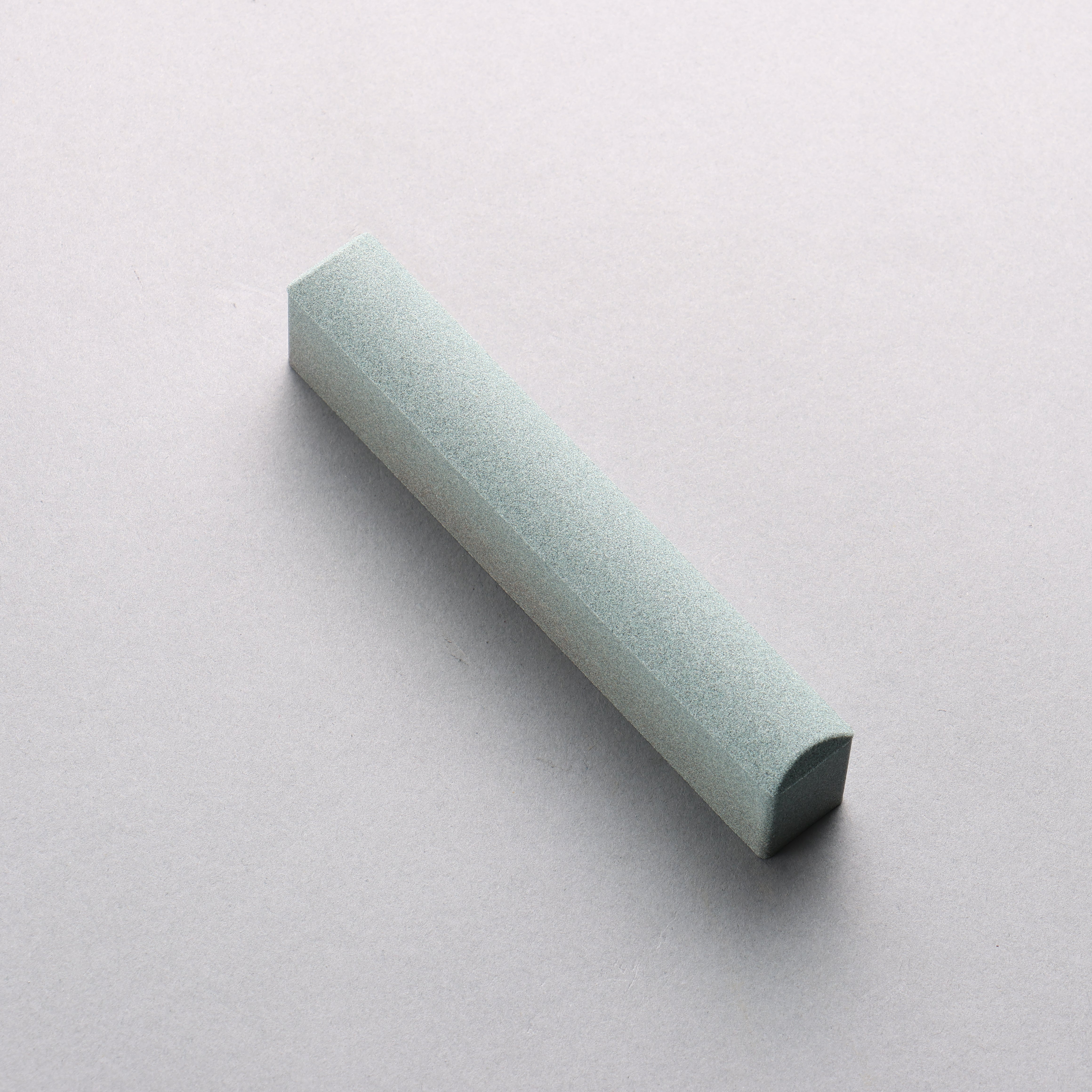 Naniwa Gouken #220 Grit Sharpening Stone for Curved Blades - 133 x 28 x 20mm - Perfect for Knives, Scissors & Woodworking Tools
