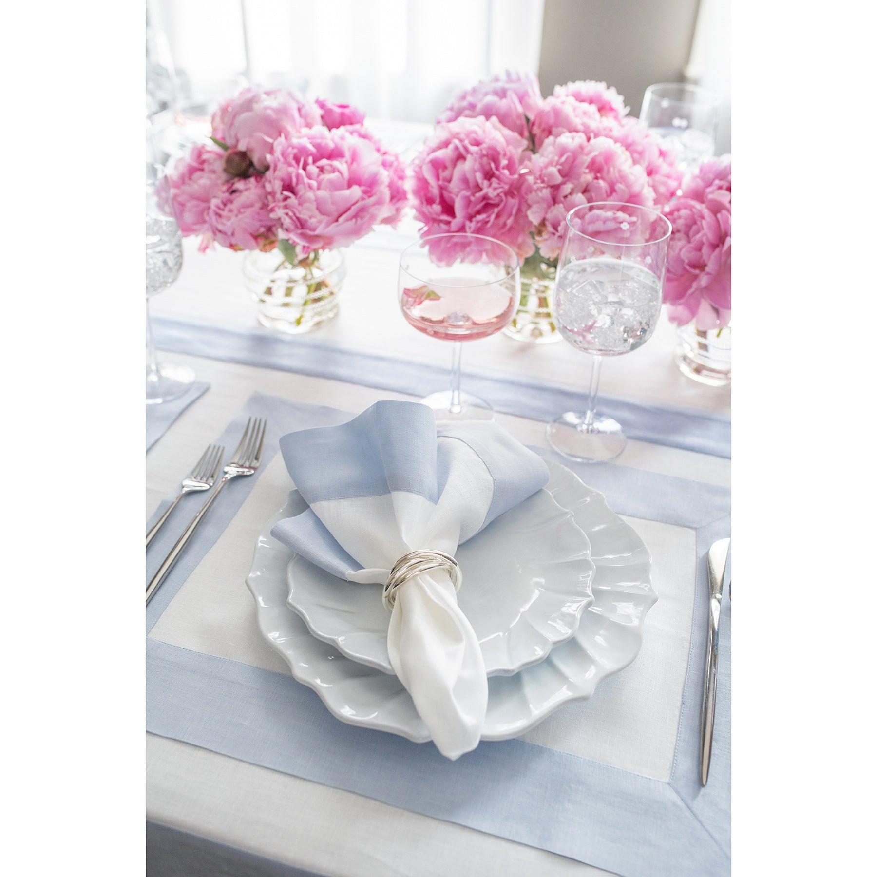 Elegant Contempo Napkins - Set of 4 Premium Cotton Dinner Napkins for Formal Dining, Parties & Special Occasions