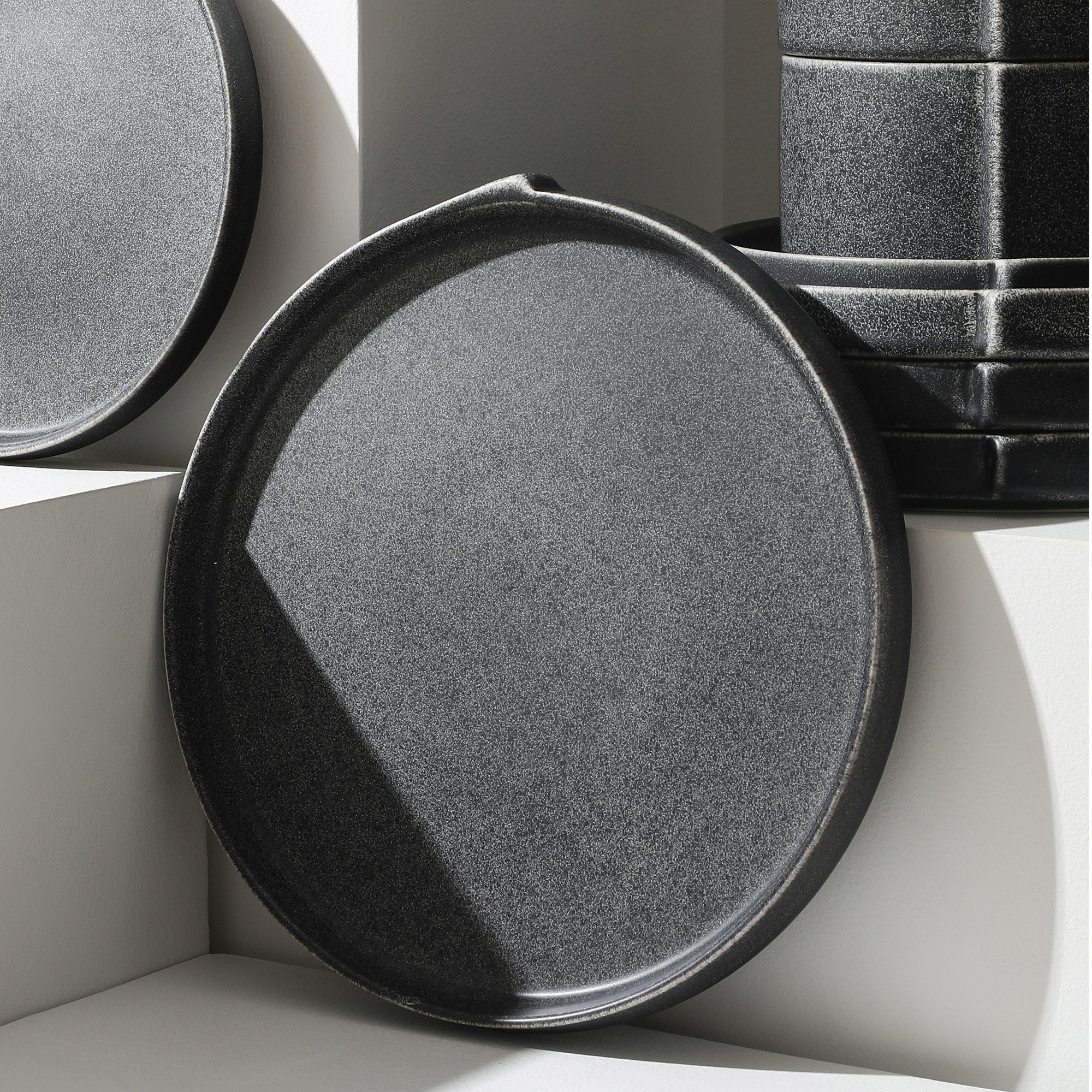 Premium Bao Stoneware Dinner Plate - Charcoal Grey | Elegant & Durable Ceramic Dinnerware for Everyday Meals & Special Occasions