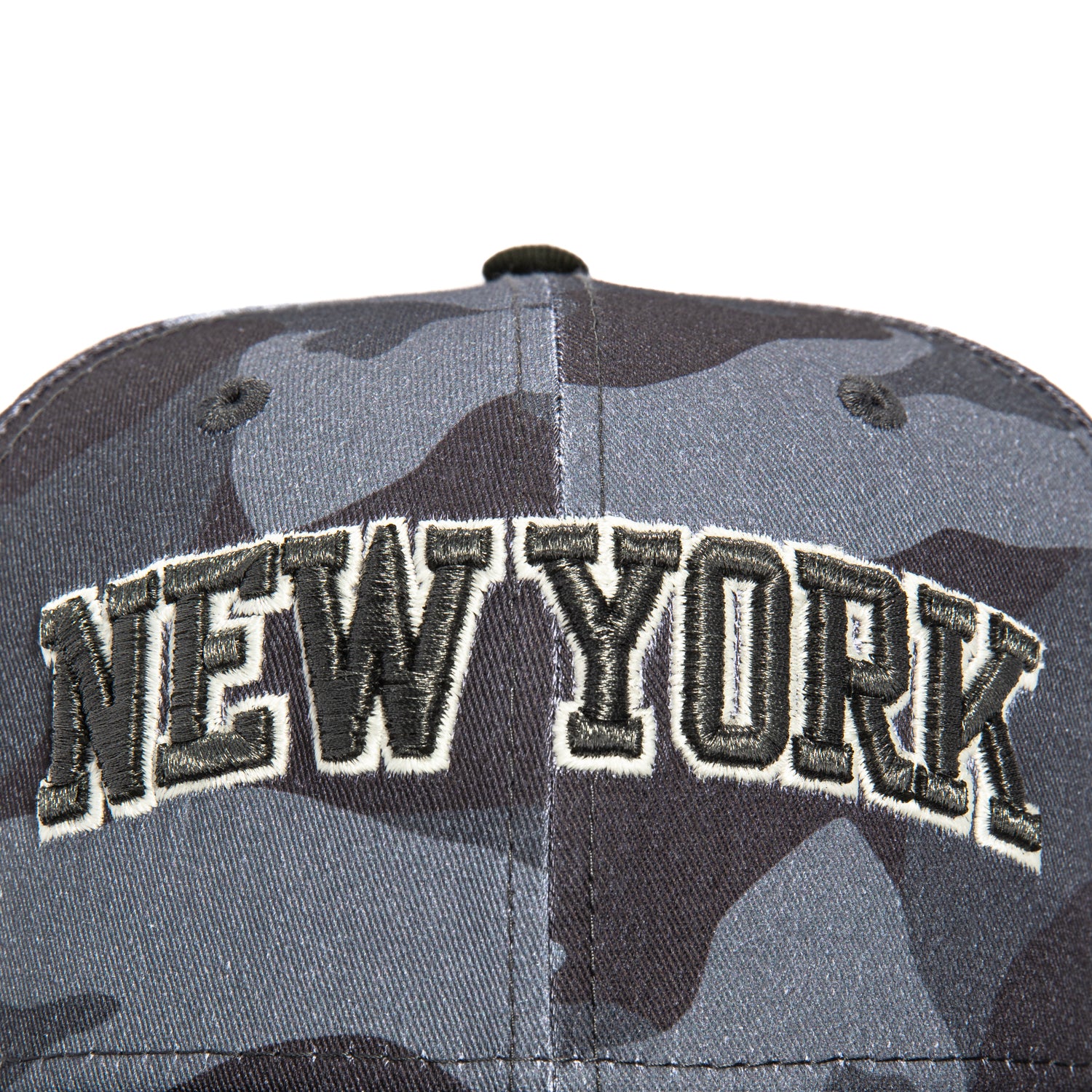 New Era 59Fifty Camo New York Knicks Glow in the Dark Adjustable Baseball Cap - Black Camouflage Hat for Men, Perfect for Basketball Games, Night Out & Streetwear Fashion