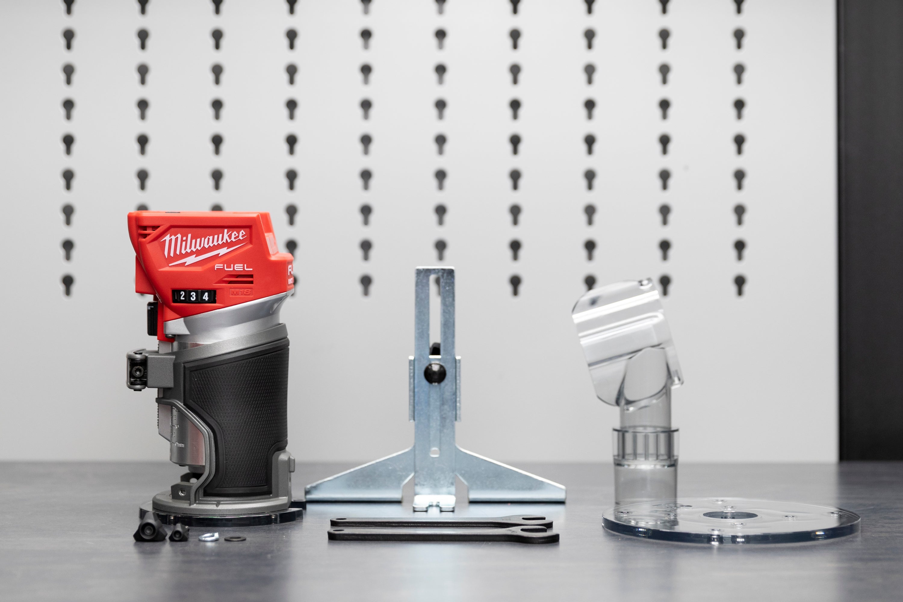 Milwaukee M18 FUEL Compact Router - Powerful Cordless Woodworking Tool for DIY & Professional Projects - Perfect for Trimming, Edging & Carving Wood