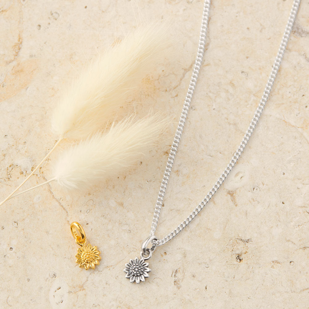 Elegant Sunflower Pendant Necklace - Dainty Floral Jewelry for Women - Perfect for Everyday Wear, Date Nights & Gifts