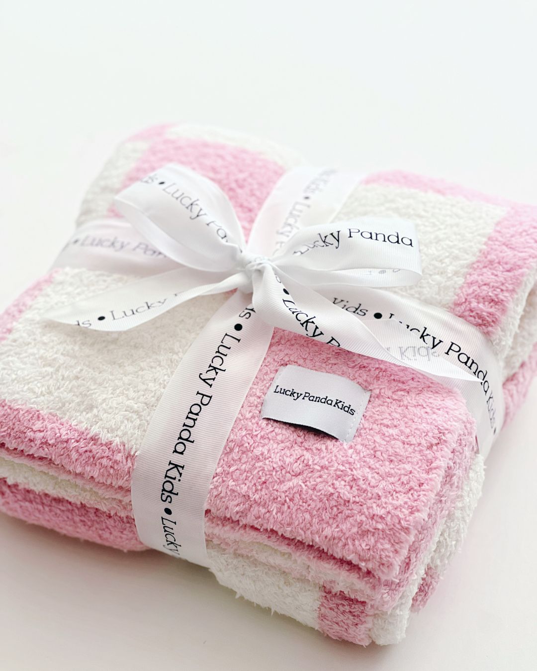 Soft Pink Checkered Plush Blanket for Bed & Couch - Cozy Flannel Throw for Women, Girls, Teens - Perfect for Winter, Gifts, Home Decor, and Movie Nights