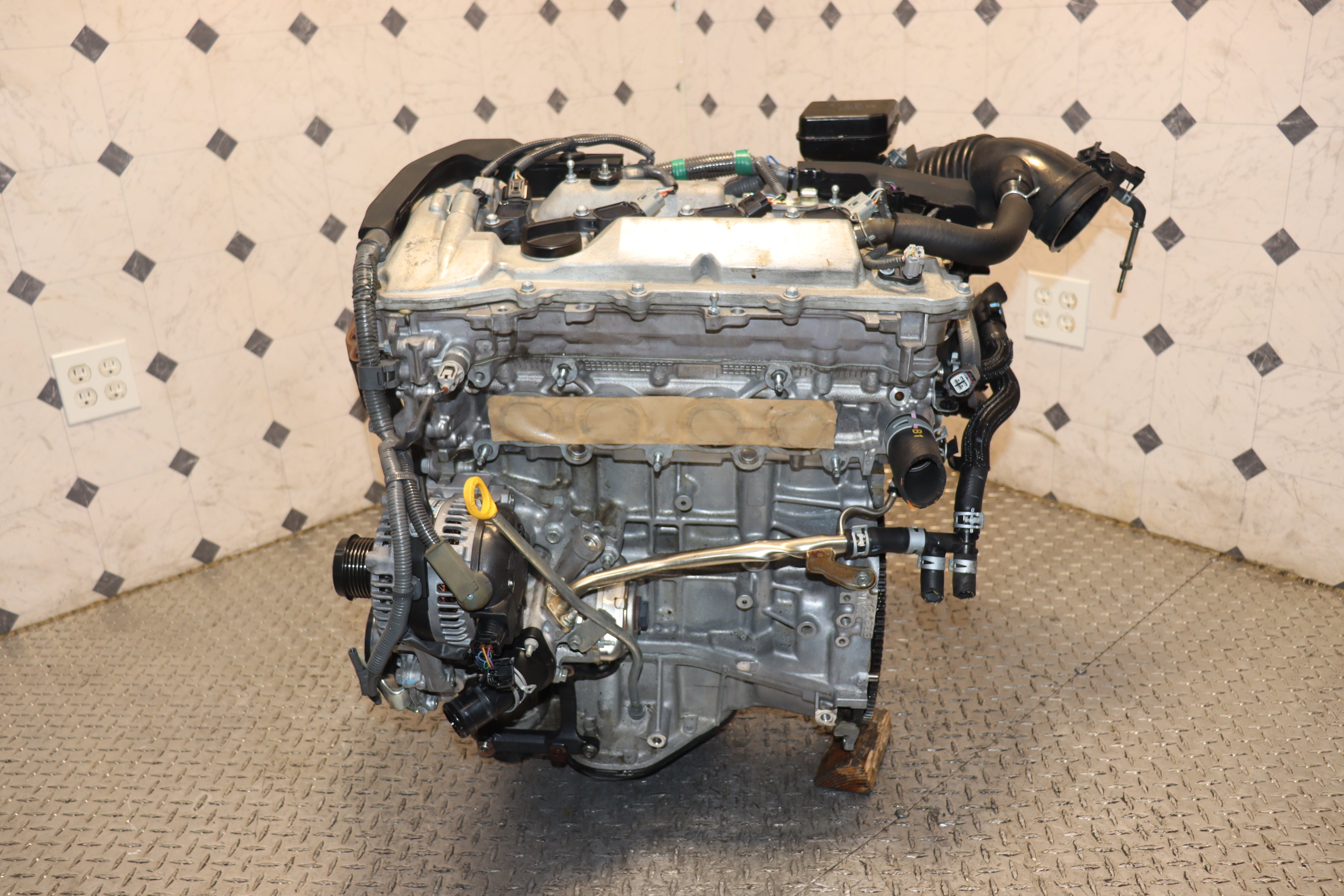 JDM 2AR-FE 2.5L 4Cyl DOHC Engine for 2013-2018 Toyota RAV4 - High Performance Replacement Engine for Smooth Driving & Off-Road Adventures