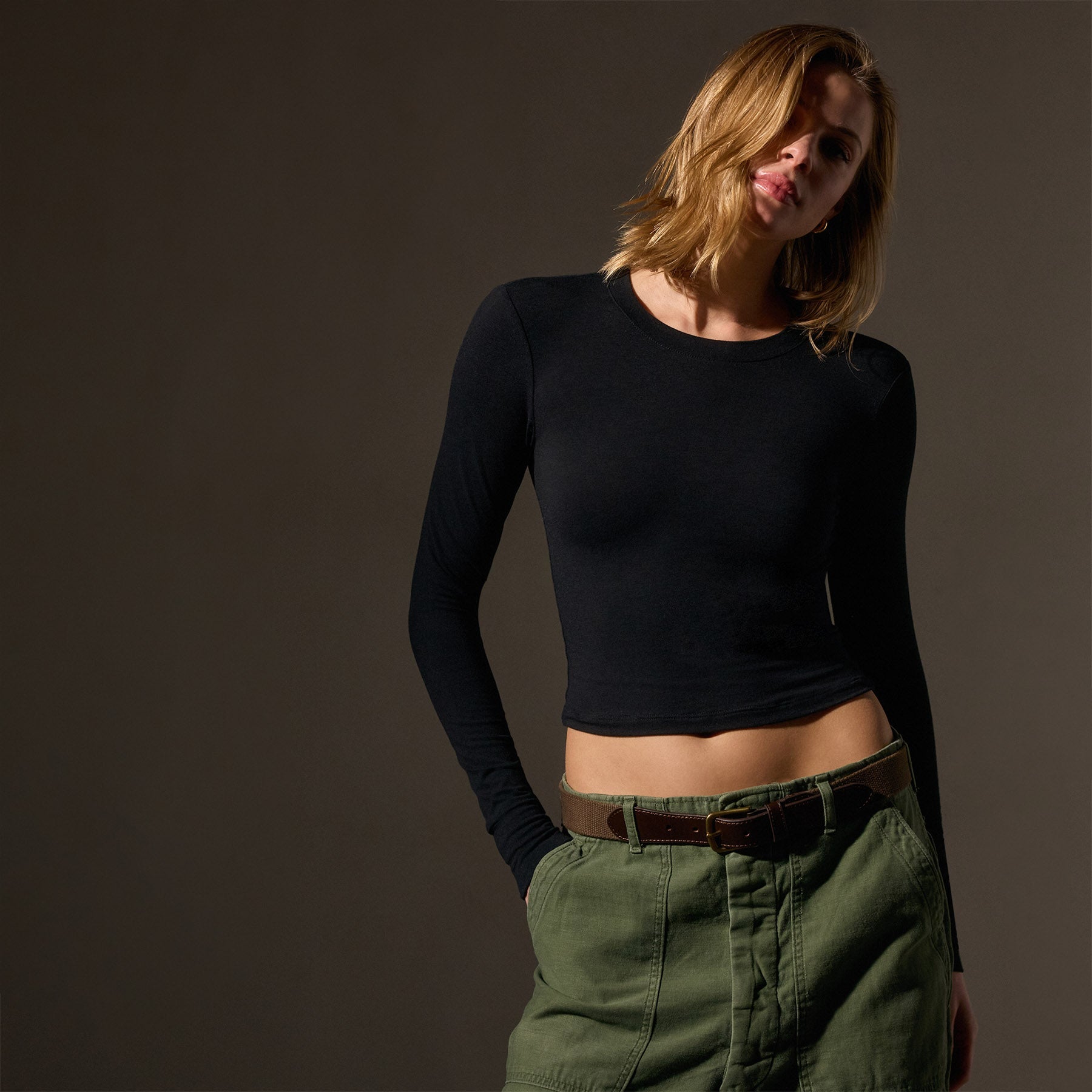 Long Sleeve Cropped T-Shirt for Women - Black | Casual Streetwear Top for Fall & Winter | Perfect for Layering, Date Night & Coffee Dates