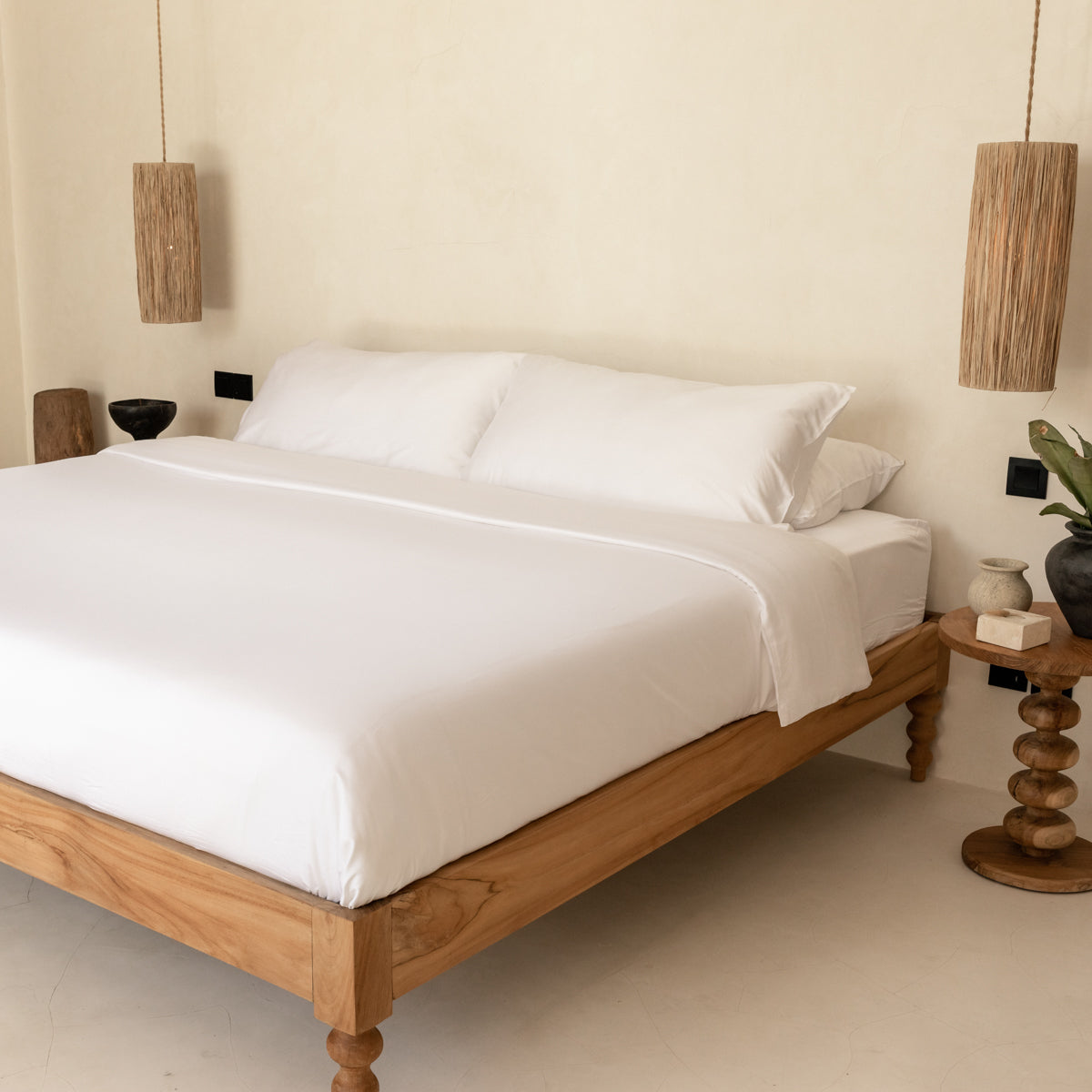 Premium Mulberry Silk Pillowcase & Bamboo Sheets Set - Ultra Soft, Breathable & Hypoallergenic Bedding for Luxurious Sleep - Perfect for Hot Sleepers, Sensitive Skin & Eco-Friendly Home Decor
