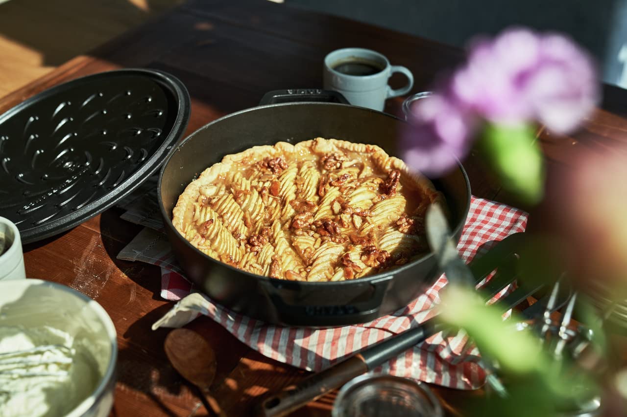 STAUB 28cm Round Cast Iron Dutch Oven with Lid - Black Enameled Cookware for All Cooktops, Heat Retention, Oven Safe to 500°F | Perfect for Braising, Stewing, Baking Bread & Serving | Made in France | Ideal for Home Chefs & Gourmet Cooking