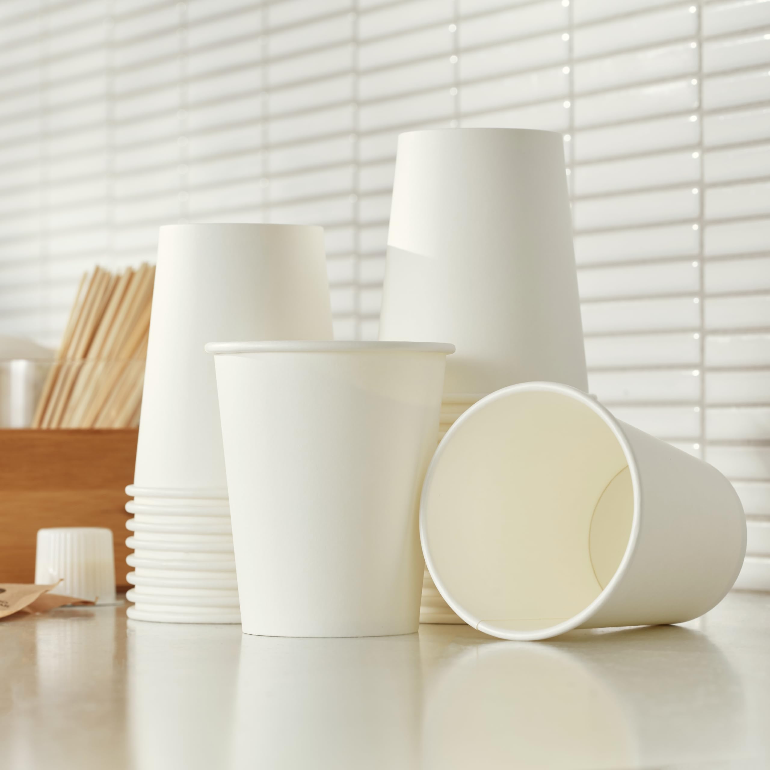 Amazon Basics Disposable Coffee Cups - 12 oz White Paper Cups (1000 Pack) for Hot Beverages, Office Break Rooms, Cafes & Home Use