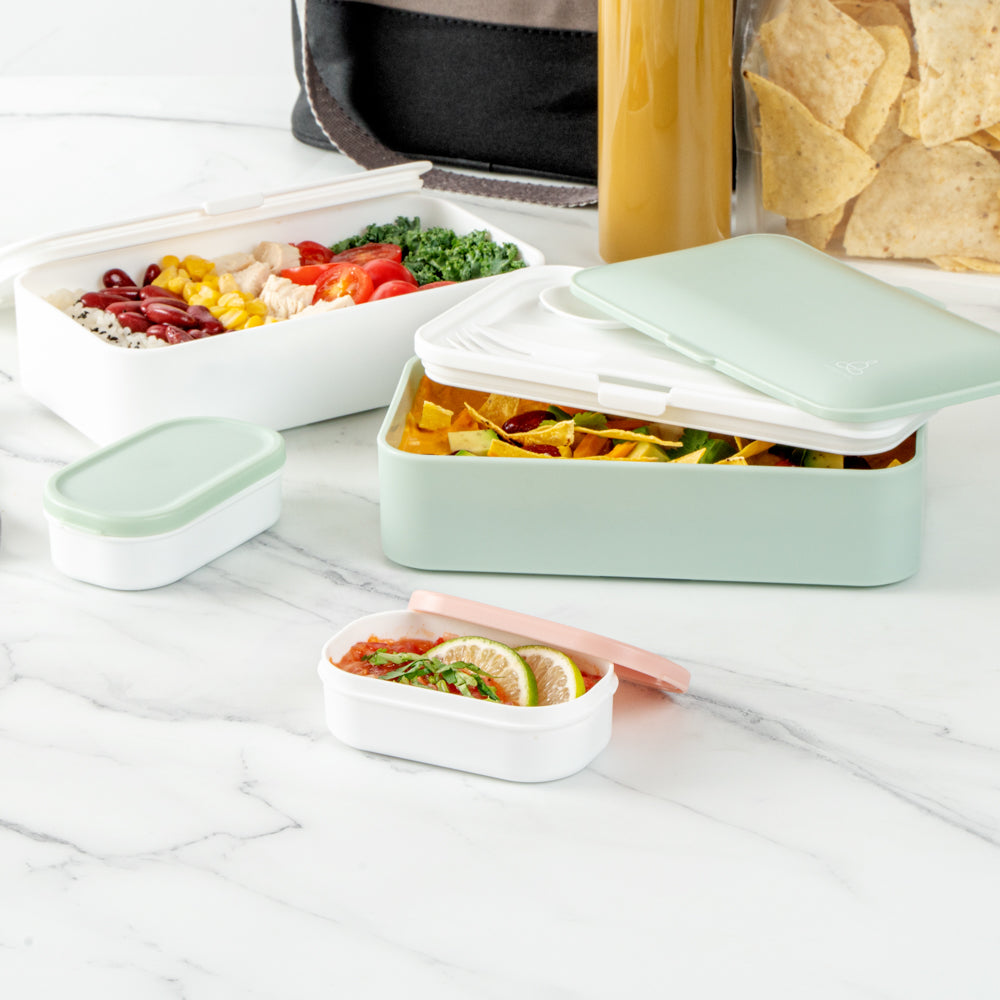 Bento Tek 3 oz White Buddha Box Snack & Sauce Containers with Pink Lids (4-Pack) - 3.75