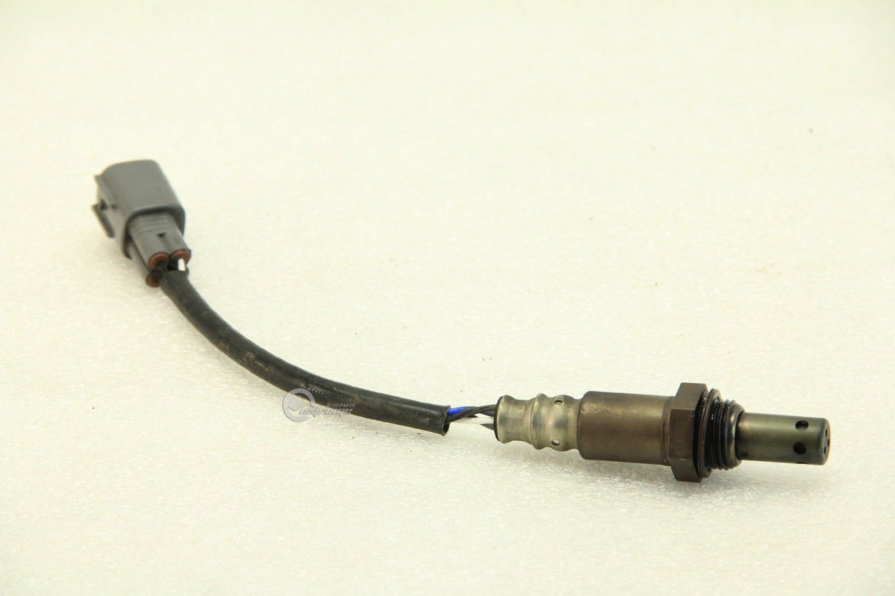 Toyota 89465-60250 Oxygen Sensor - Compatible with Select Toyota Models | High-Performance O2 Sensor for Improved Fuel Efficiency & Emissions Control | Perfect for Engine Diagnostics & Performance Tuning
