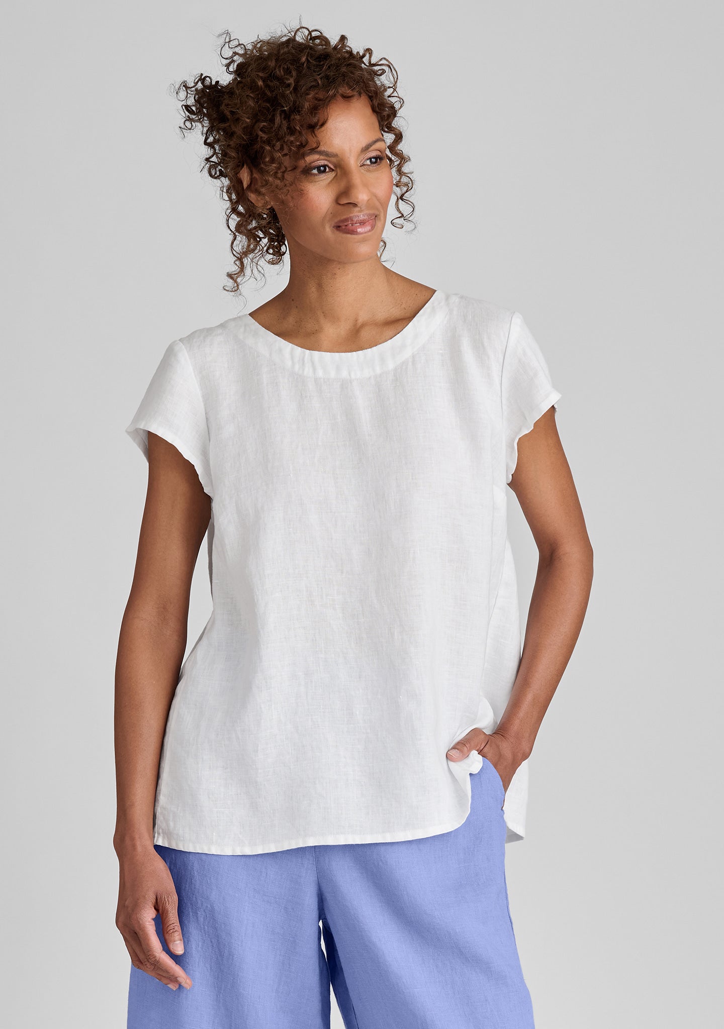 Comfortable Linen T-Shirt for Women - Relaxed Fit Tuck Back Tee - Perfect for Casual Wear, Summer Outfits & Layering