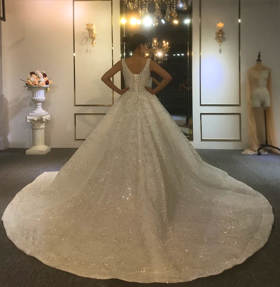 Elegant Sleeveless Ball Gown Wedding Dress with Lace Beading & Straps - Perfect for Bridal, Prom, Evening Gala & Formal Occasions