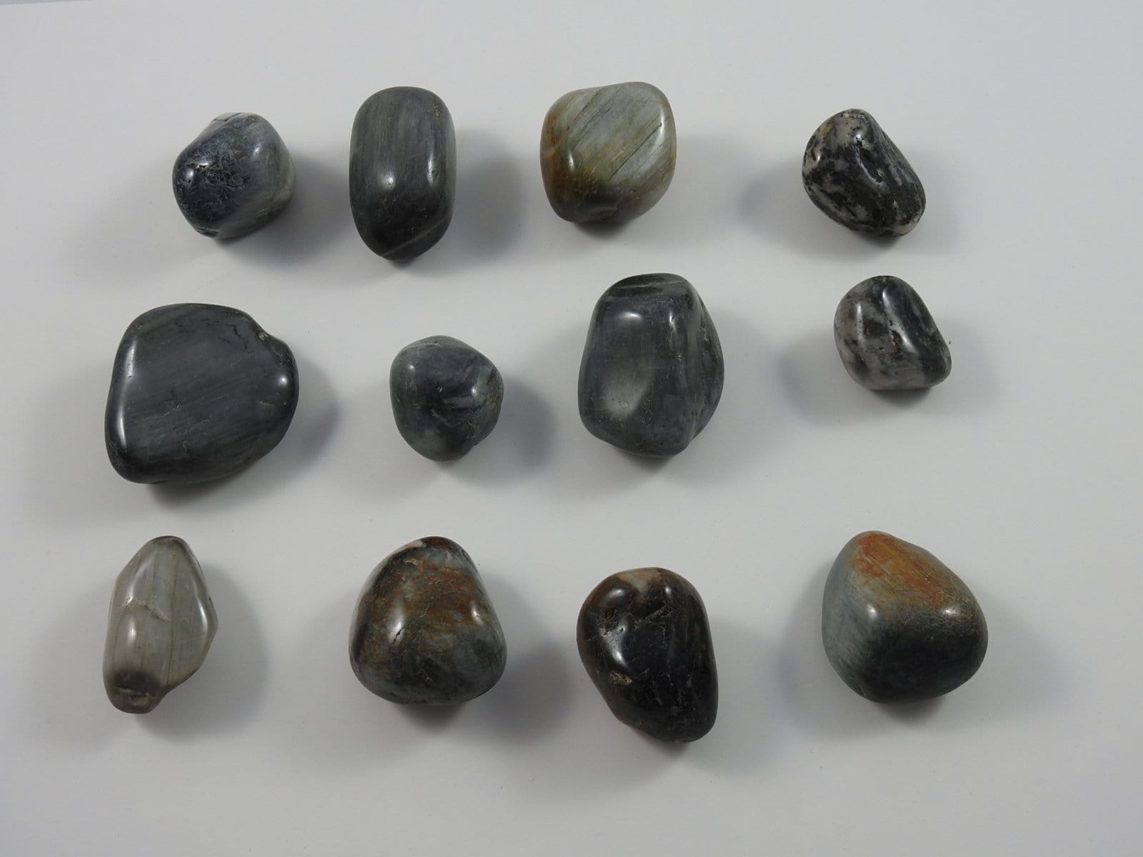 Natural Cat's Eye Quartz Rough Stones - 3 lb Bulk for Jewelry Making, Healing Crystals & Decor | Perfect for DIY Crafts, Meditation & Home Decoration