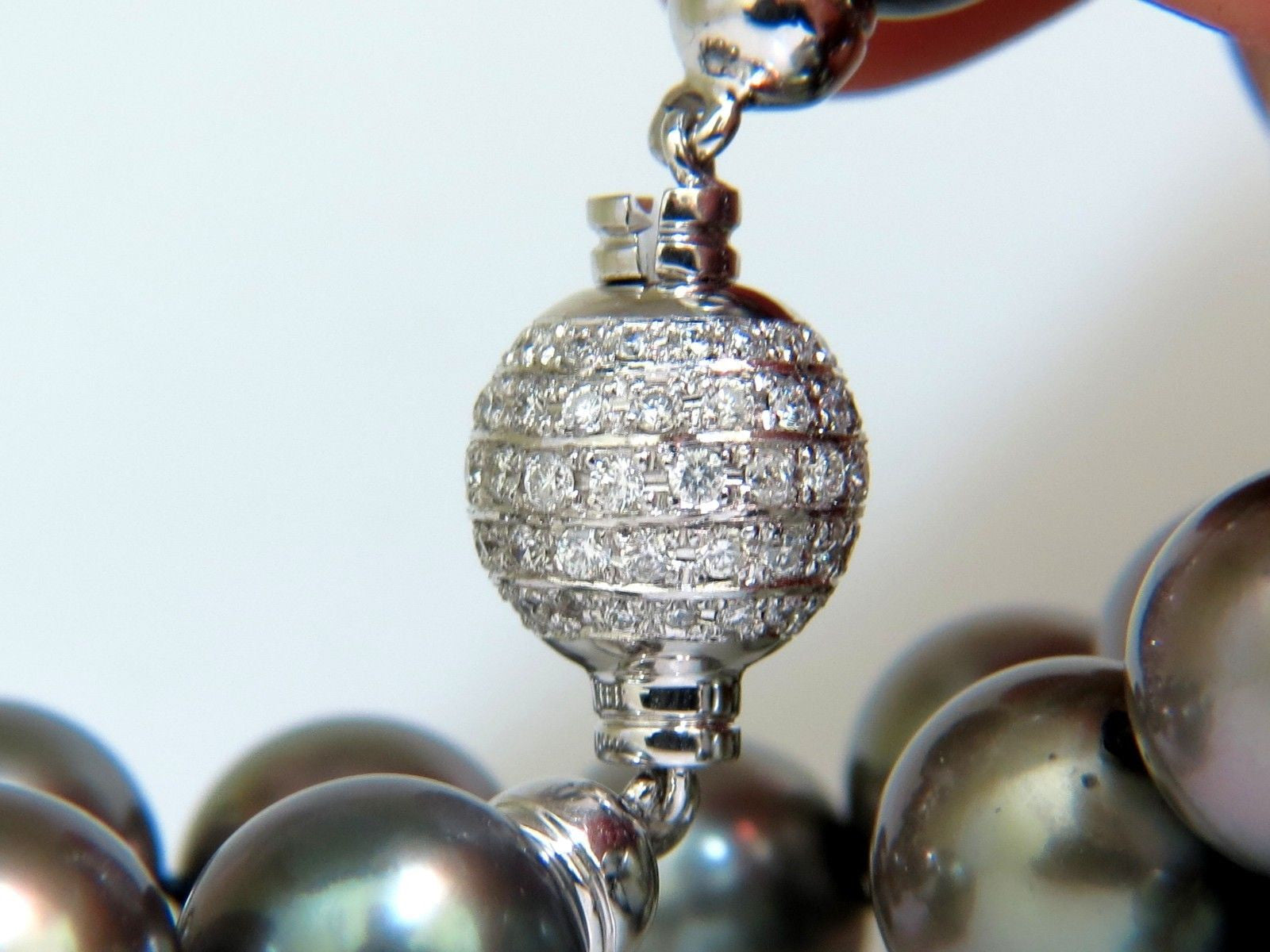 GIA Certified Tahitian Black-Lipped Oyster Gray Pearl Necklace - 18K Gold with 1.00ct Diamond Clasp - Elegant Jewelry for Weddings & Special Occasions