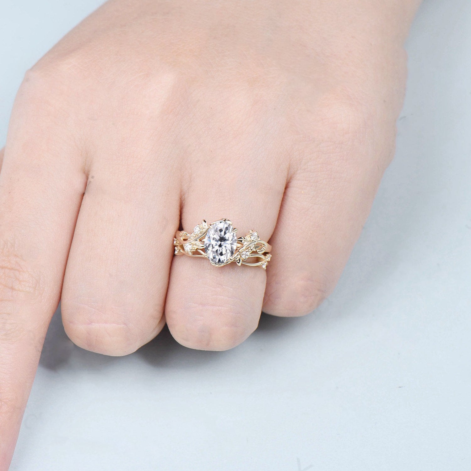 Nature Inspired Leaf Oval Moissanite Wedding Ring Set - Vintage Cluster Branch Leaf Engagement Ring for Women - Unique Christmas Gift in Yellow Gold - Perfect for Bridal Jewelry, Anniversary, and Special Occasions