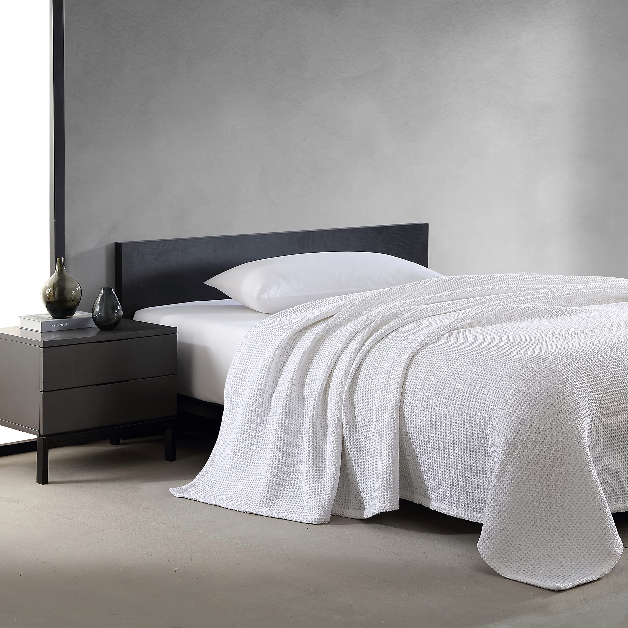 Vera Wang Luxury Twin Size Waffle Weave Cotton Blanket - Ultra Soft Breathable Bedding for Cozy Sleep & Home Decor (White) - Perfect for Bedrooms, Guest Rooms & Dorm Essentials