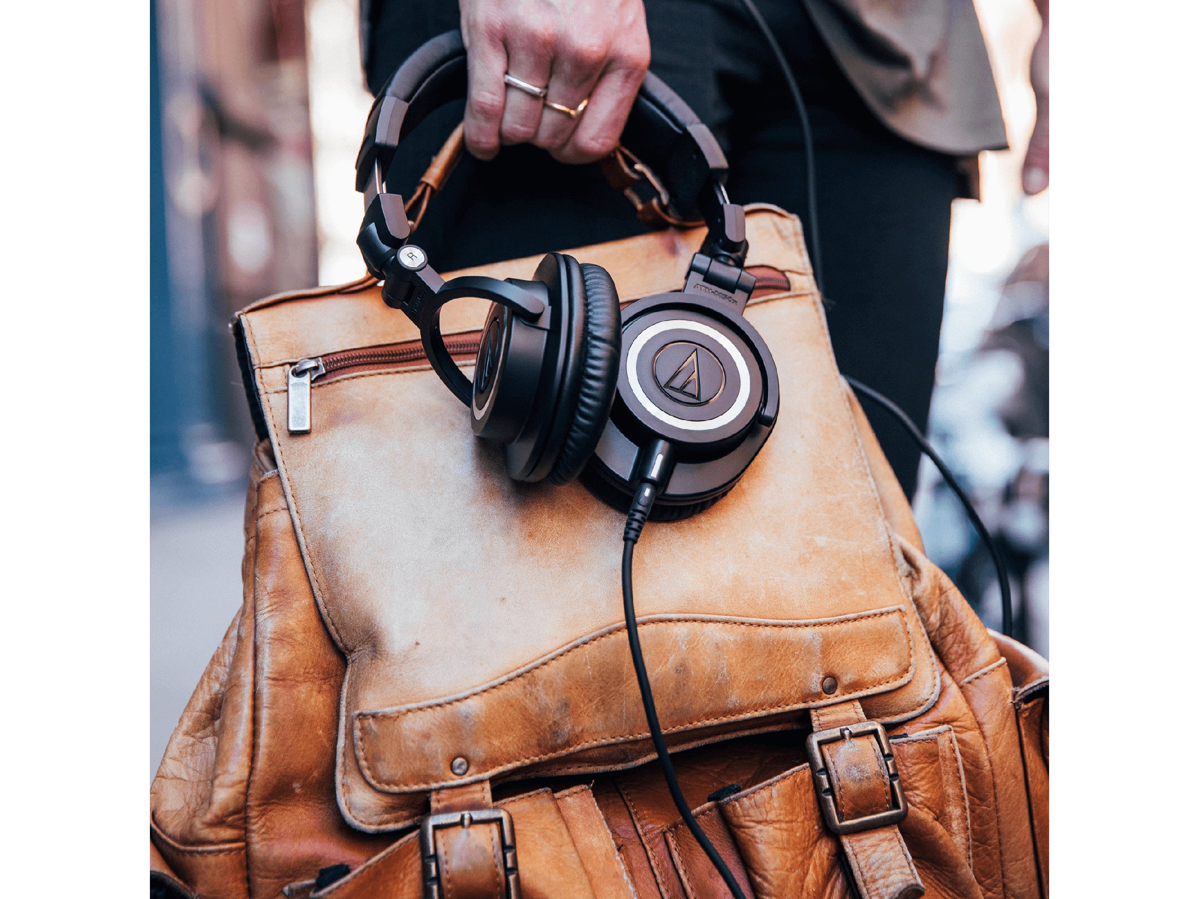 Audio Technica ATH-M50X Professional Studio Monitor Headphones - Closed-Back Design for DJing, Recording & Music Production - Perfect for Home Studios & Podcasting