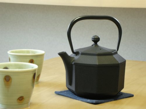 Premium Japanese Nanbu Tekki Cast Iron Octagon Tea Pot by Seieido - Authentic Iron Teapot for Loose Leaf Tea, Matcha & Herbal Brewing - Perfect for Tea Ceremonies, Home Use & Gift Giving