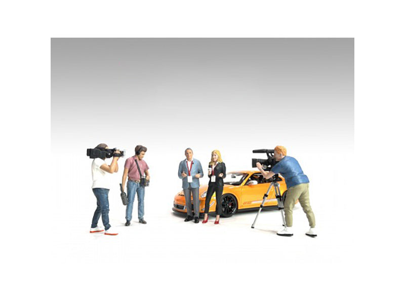 American Diorama 1/24 Scale On Air 6-Piece Figure & Accessory Set - Perfect for Model Car Displays, Dioramas, and Collectible Scenes