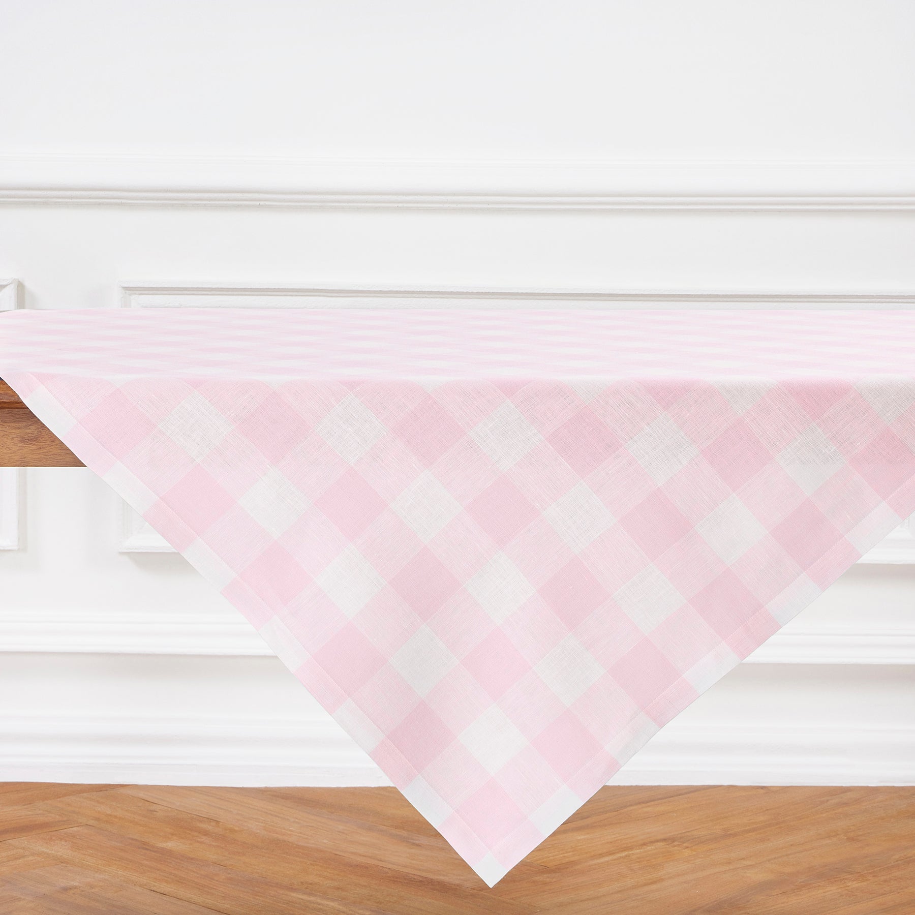 Buffalo Check Table Throw - Soft & Stylish Plaid Table Cover for Dining Room, Kitchen, or Outdoor Picnic - Perfect for Holiday Decor & Cozy Gatherings