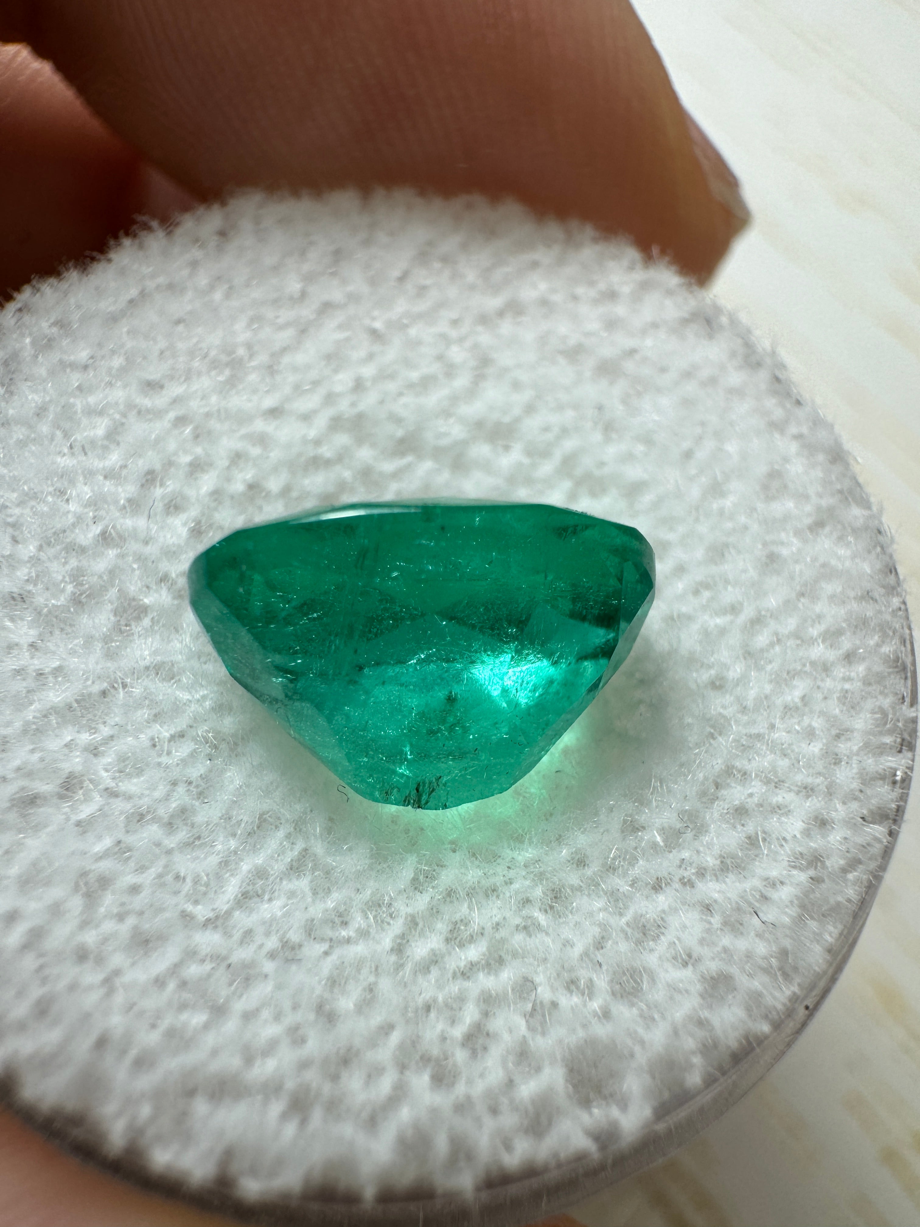 2.95 Carat 11x8mm Oval Cut Colombian Emerald - Semi Transparent Green Loose Gemstone for Jewelry Making, Engagement Rings & Luxury Gifts