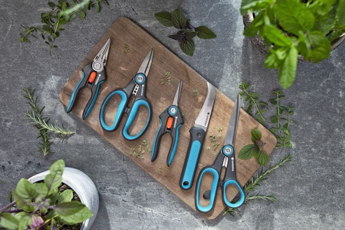 Gardena FreshCut Premium Garden Pruning Shears - Sharp Stainless Steel Blades, Ergonomic Handle for Comfortable Trimming - Perfect for Gardening, Landscaping, and Plant Care