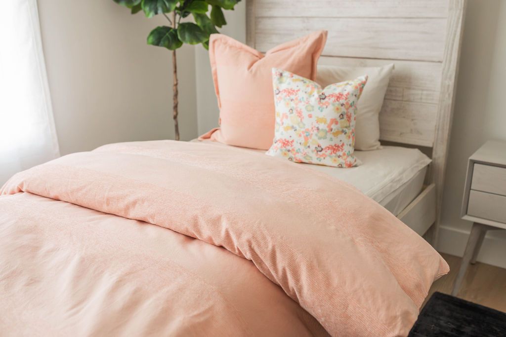 Gracie Soft & Breathable Duvet Cover Set - Queen Size, 3-Piece Luxury Bedding for Comfortable Sleep - Perfect for Master Bedroom, Guest Room & Hotel Use