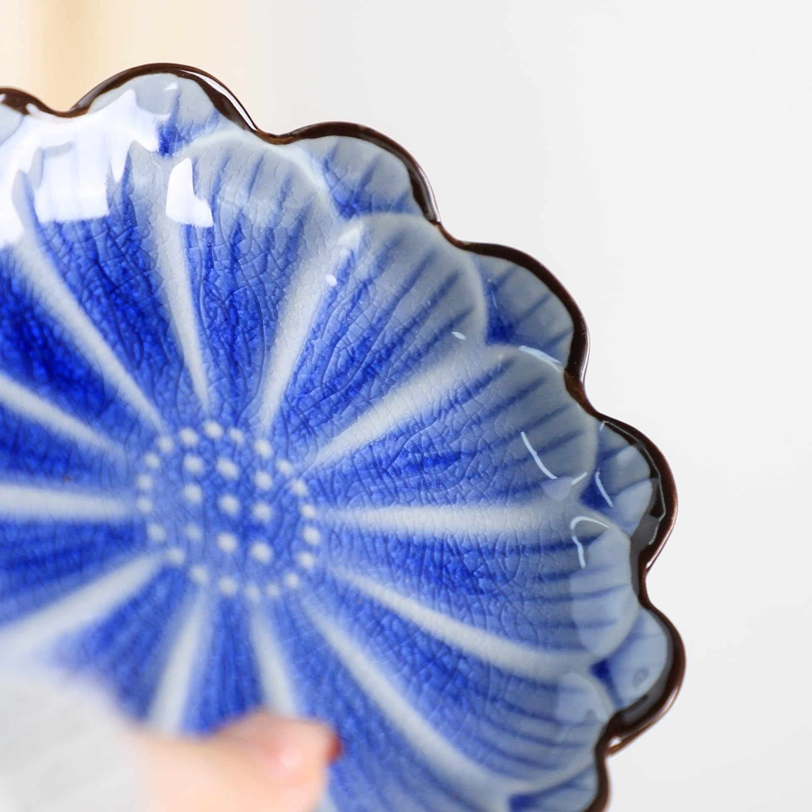 Gaolinci 4-Inch Lotus-Shaped Ceramic Condiment Dishes - Perfect for Tea Bags, Ketchup, Appetizers, Vinegar, Spices, Salad, Sushi & Wasabi (Set of 4) - Ideal for Restaurants, Tea Parties & Asian Cuisine