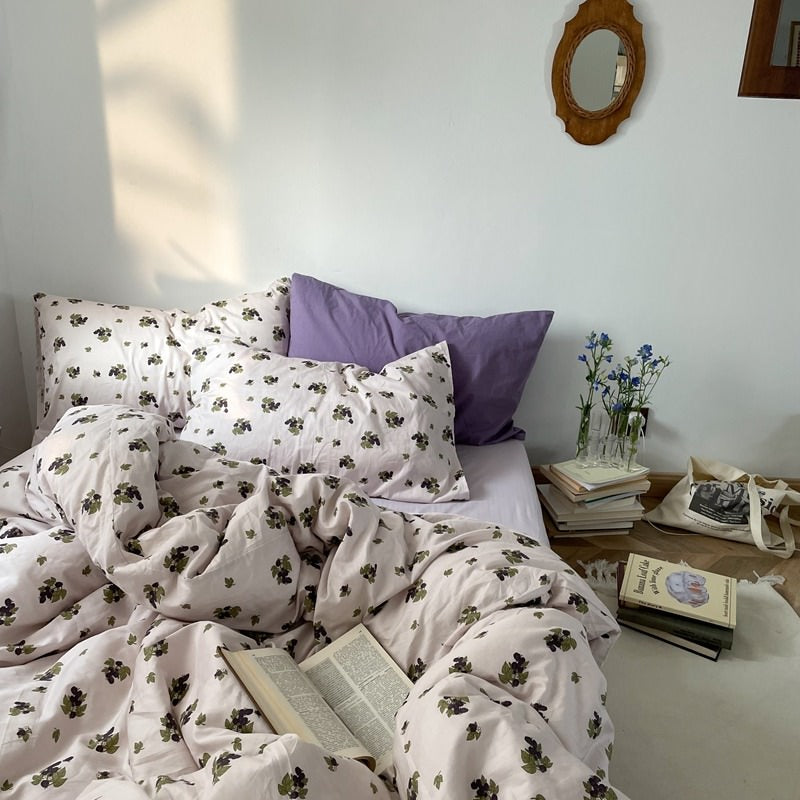 Vintage Purple Grape Vine Bedding Set - Queen Size Floral Duvet Cover & Pillowcases - Boho Chic Home Decor for Bedroom, Guest Room, Dorm