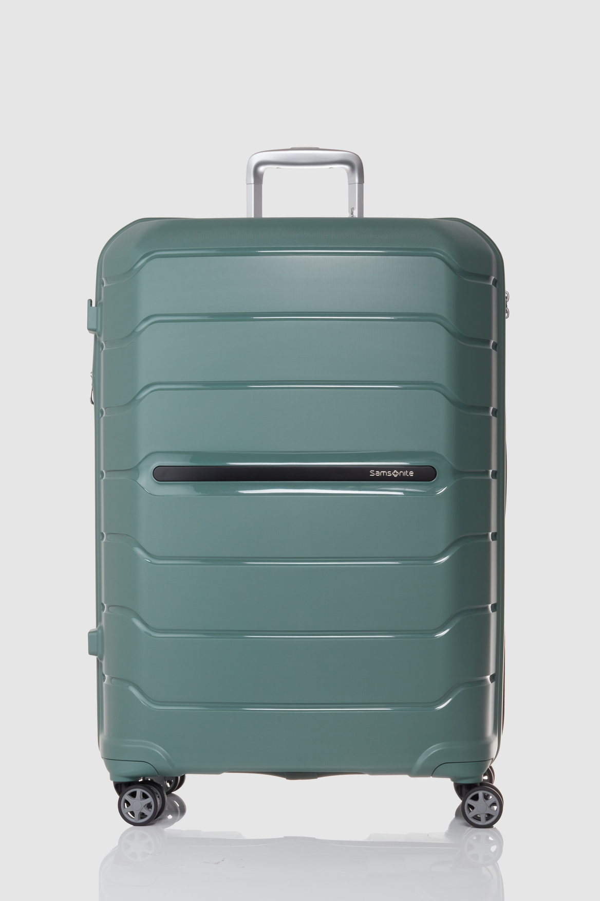 Oc2lite 75cm Check In Suitcase - Lightweight Luggage for Travel, Business Trips & Vacations | Spinner Wheels & TSA Lock