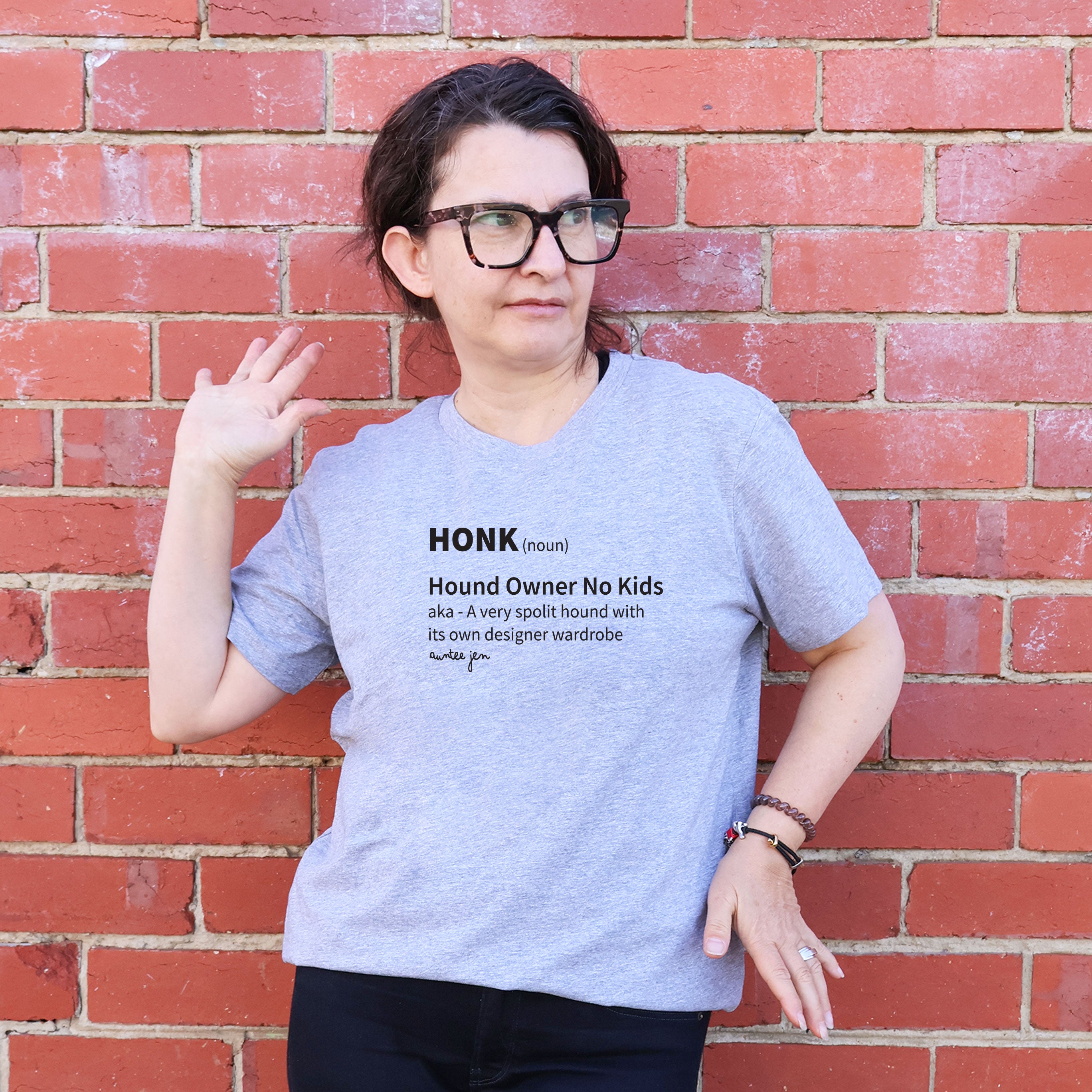 Auntee Jen HUMAN Graphic Tee - Unisex Cotton T-Shirt for Men & Women - Trendy Streetwear Fashion for Casual Wear, Outfits & Daily Comfort