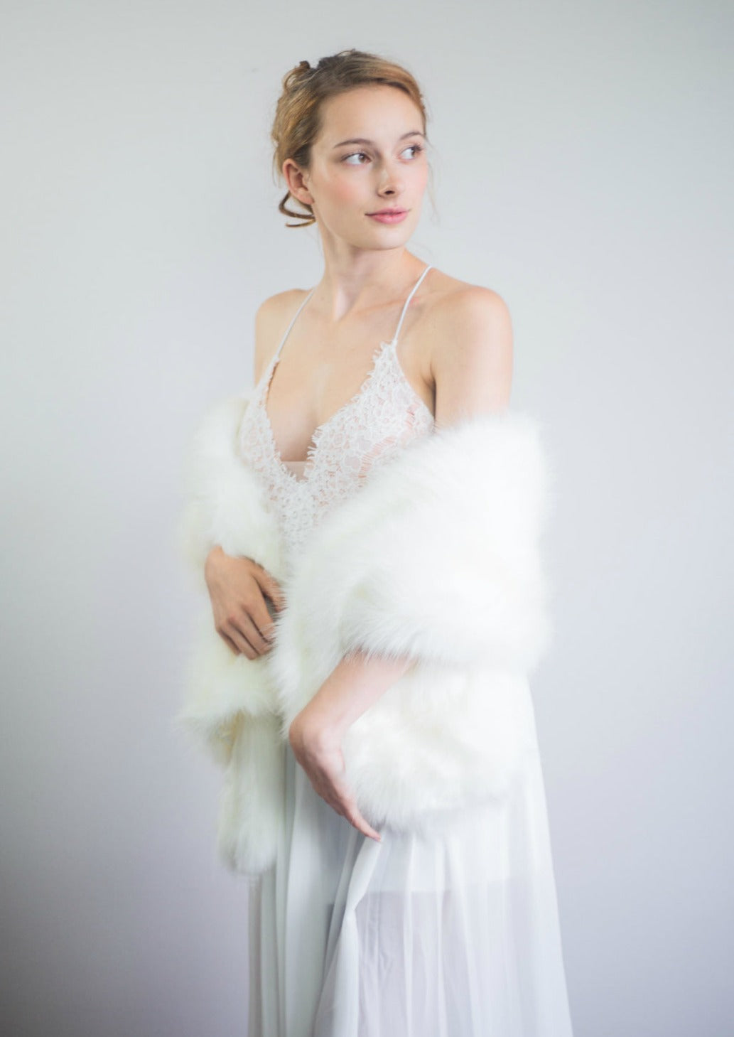 Ivory White Faux Fur Shawl for Brides - Elegant Wedding Wrap (Lilian Ivy03) - Perfect for Winter Weddings, Bridal Portraits & Formal Events